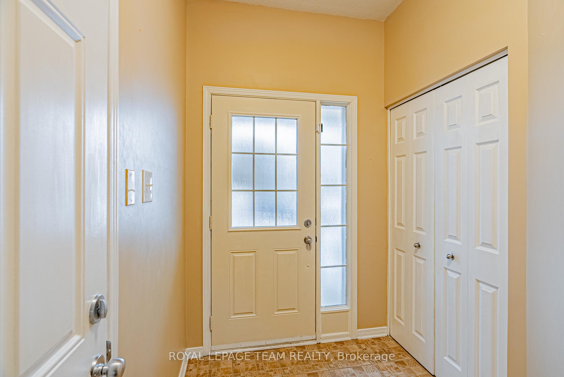 Photo 5 of 403 Fosterbrook Way, Ottawa, Barrhaven - Cedargrove/Fraserdale — HOMEH