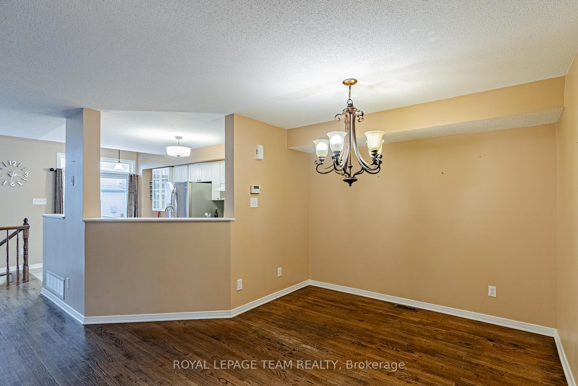 Photo 10 of 403 Fosterbrook Way, Ottawa, Barrhaven - Cedargrove/Fraserdale — HOMEH