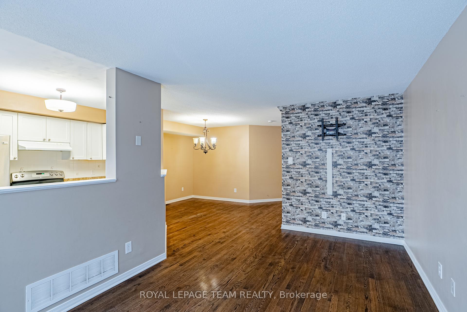 Photo 15 of 403 Fosterbrook Way, Ottawa, Barrhaven - Cedargrove/Fraserdale — HOMEH