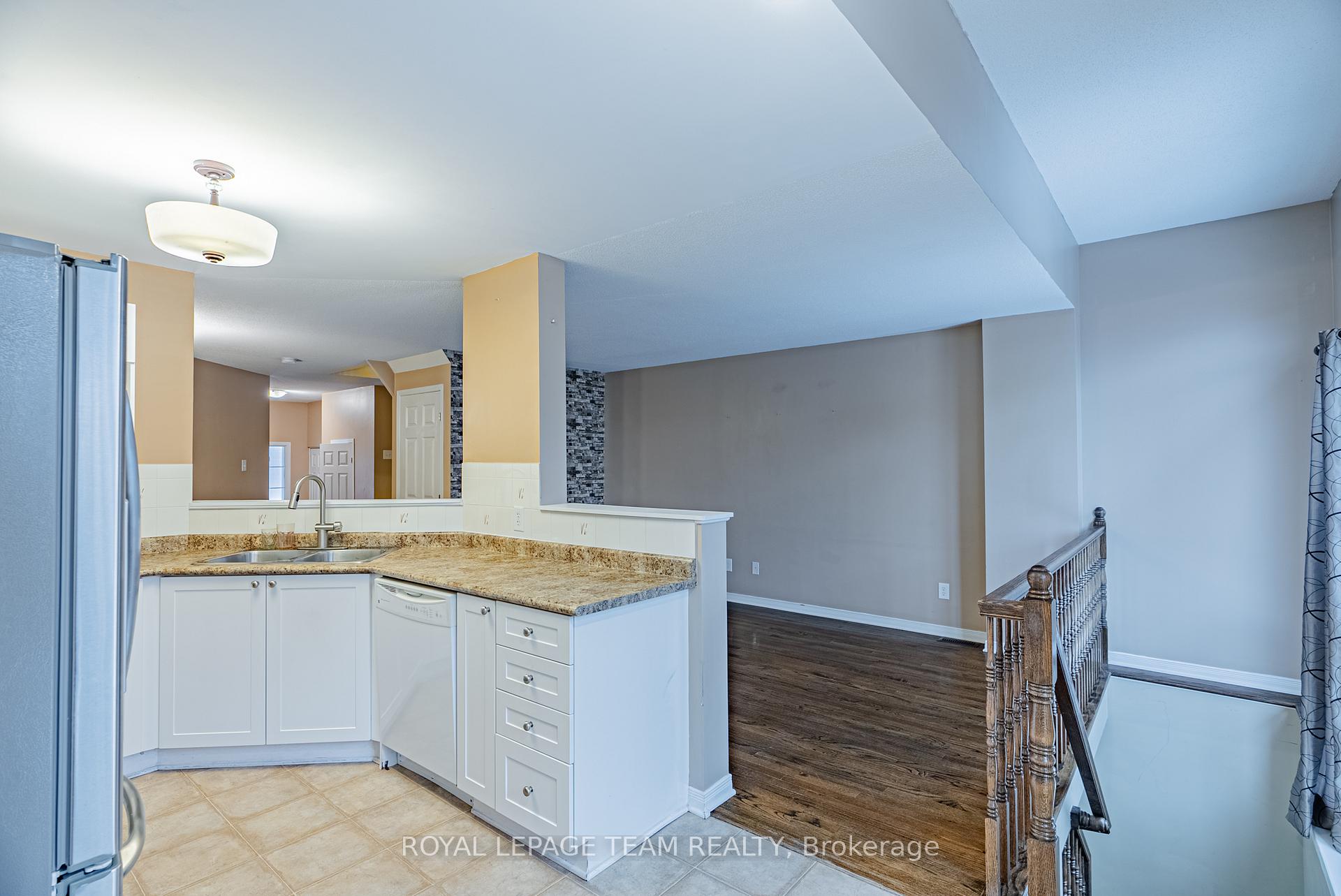 Photo 18 of 403 Fosterbrook Way, Ottawa, Barrhaven - Cedargrove/Fraserdale — HOMEH