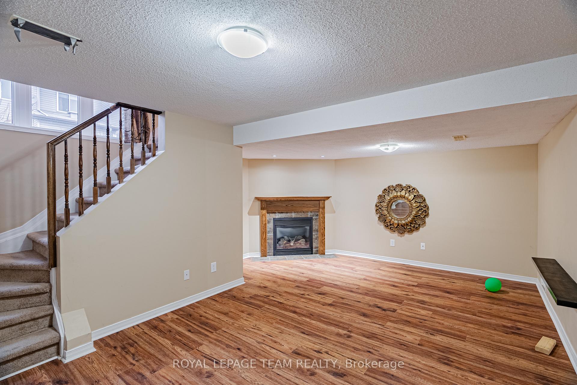 Photo 29 of 403 Fosterbrook Way, Ottawa, Barrhaven - Cedargrove/Fraserdale — HOMEH