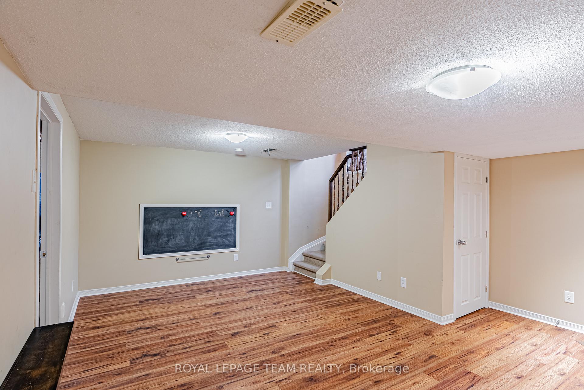 Photo 30 of 403 Fosterbrook Way, Ottawa, Barrhaven - Cedargrove/Fraserdale — HOMEH