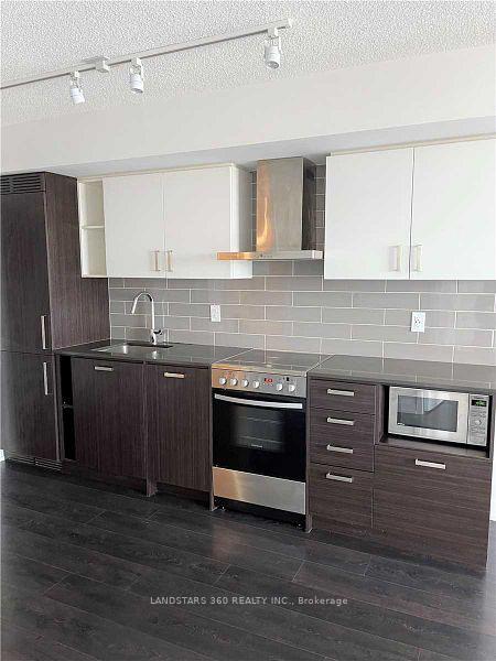 Front of Unit 2904, 125 redpath Avenue