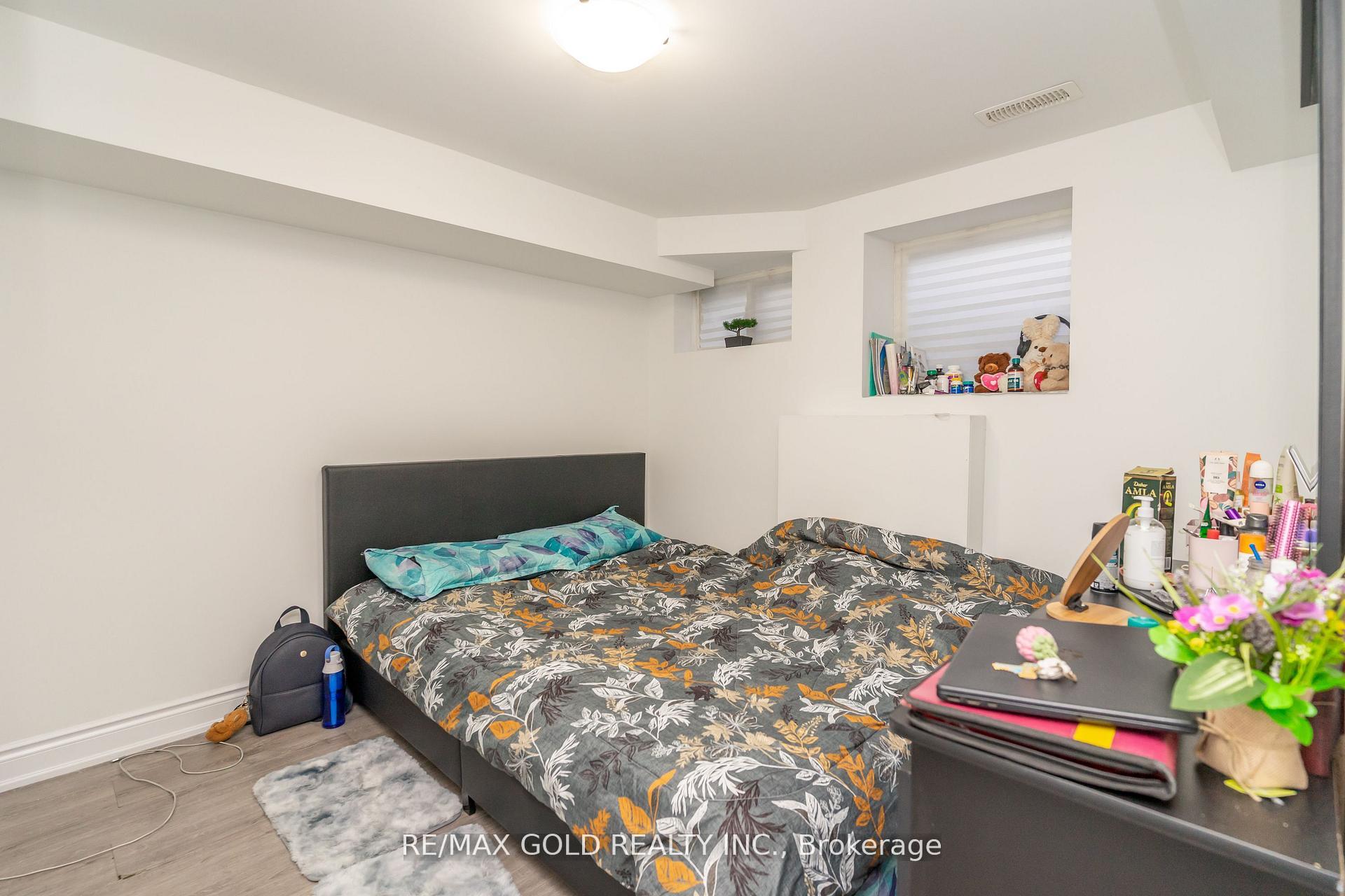 Photo 56 of 21 Argyle Crescent, Brampton, Avondale — HOMEH