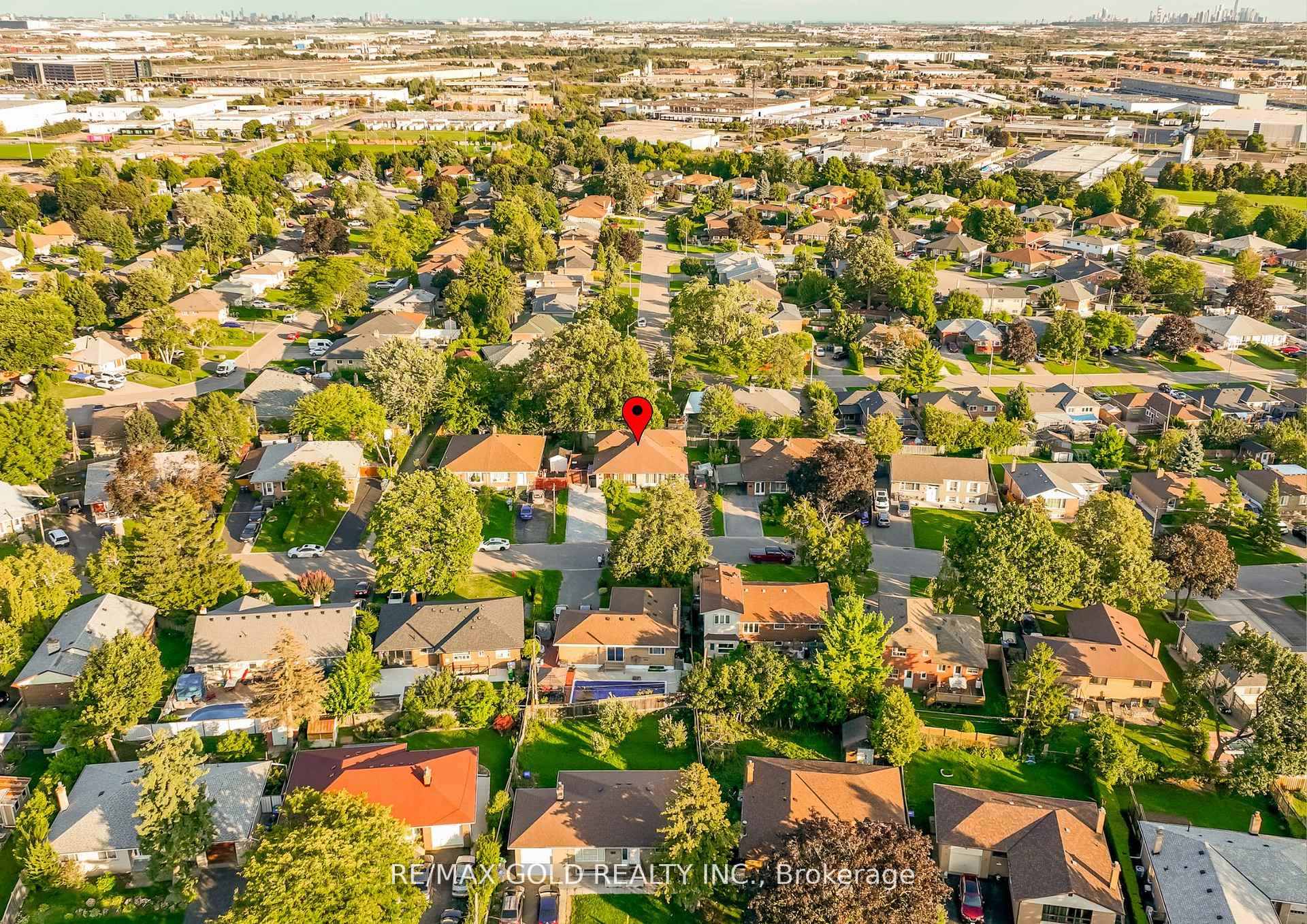 Photo 100 of 21 Argyle Crescent, Brampton, Avondale — HOMEH