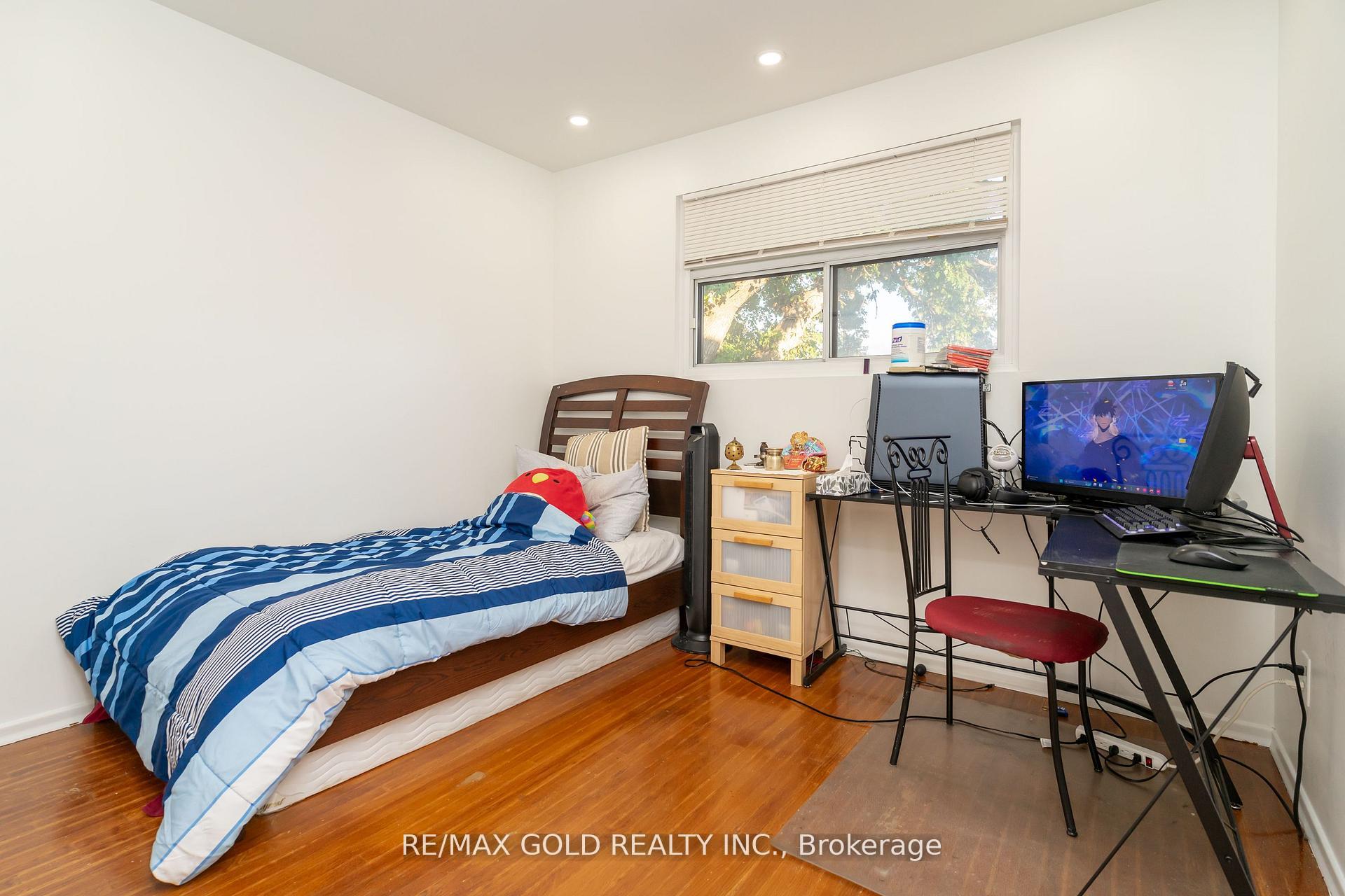 Photo 61 of 21 Argyle Crescent, Brampton, Avondale — HOMEH