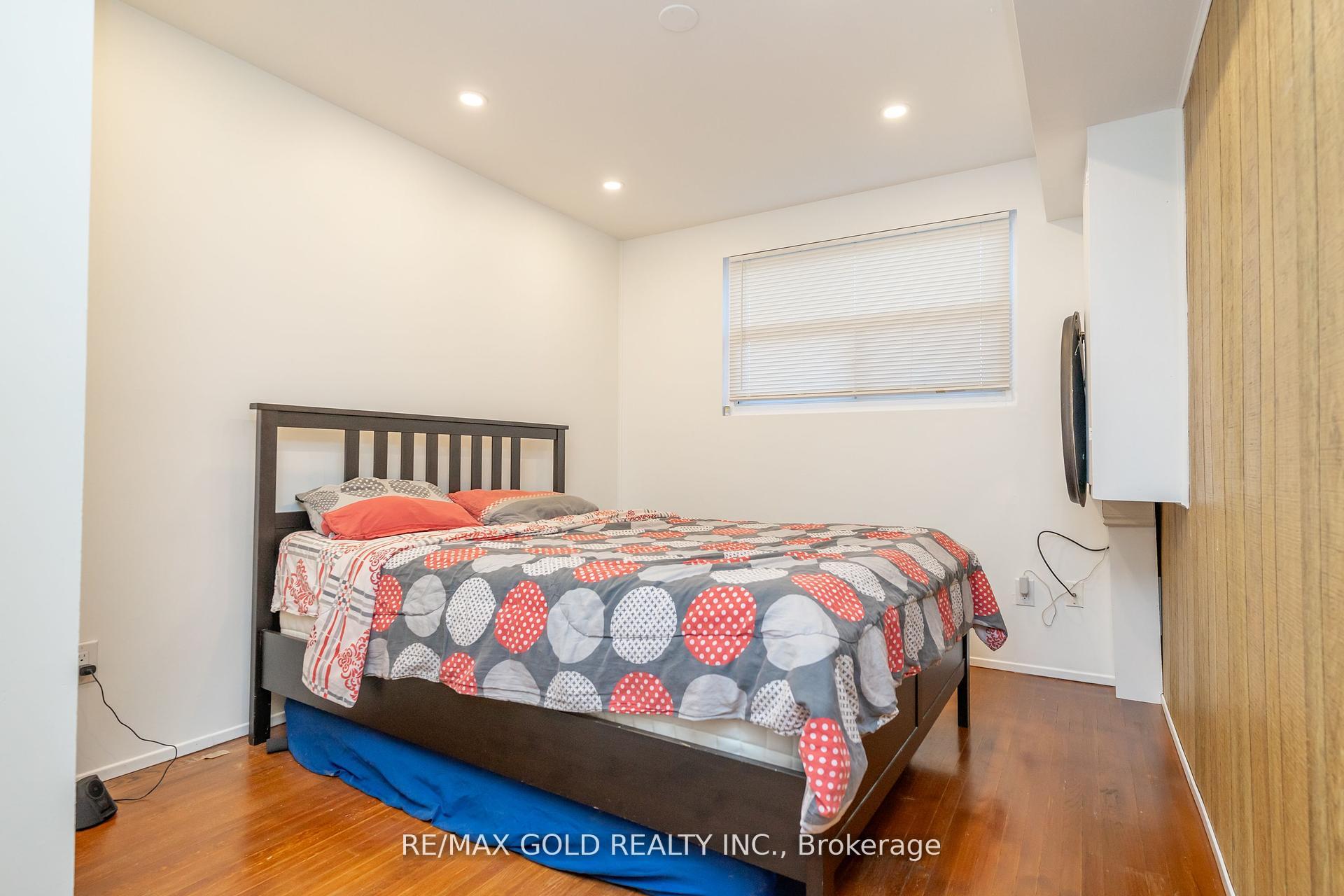 Photo 66 of 21 Argyle Crescent, Brampton, Avondale — HOMEH
