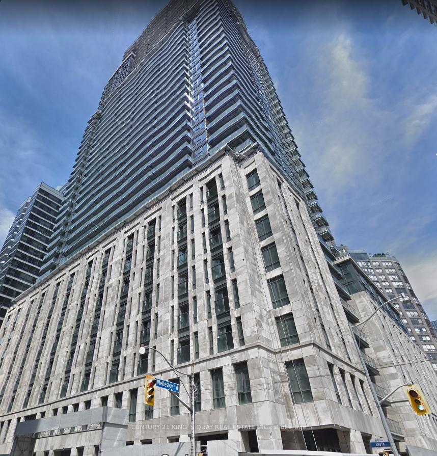 Front of Unit 403, 955 Bay Street
