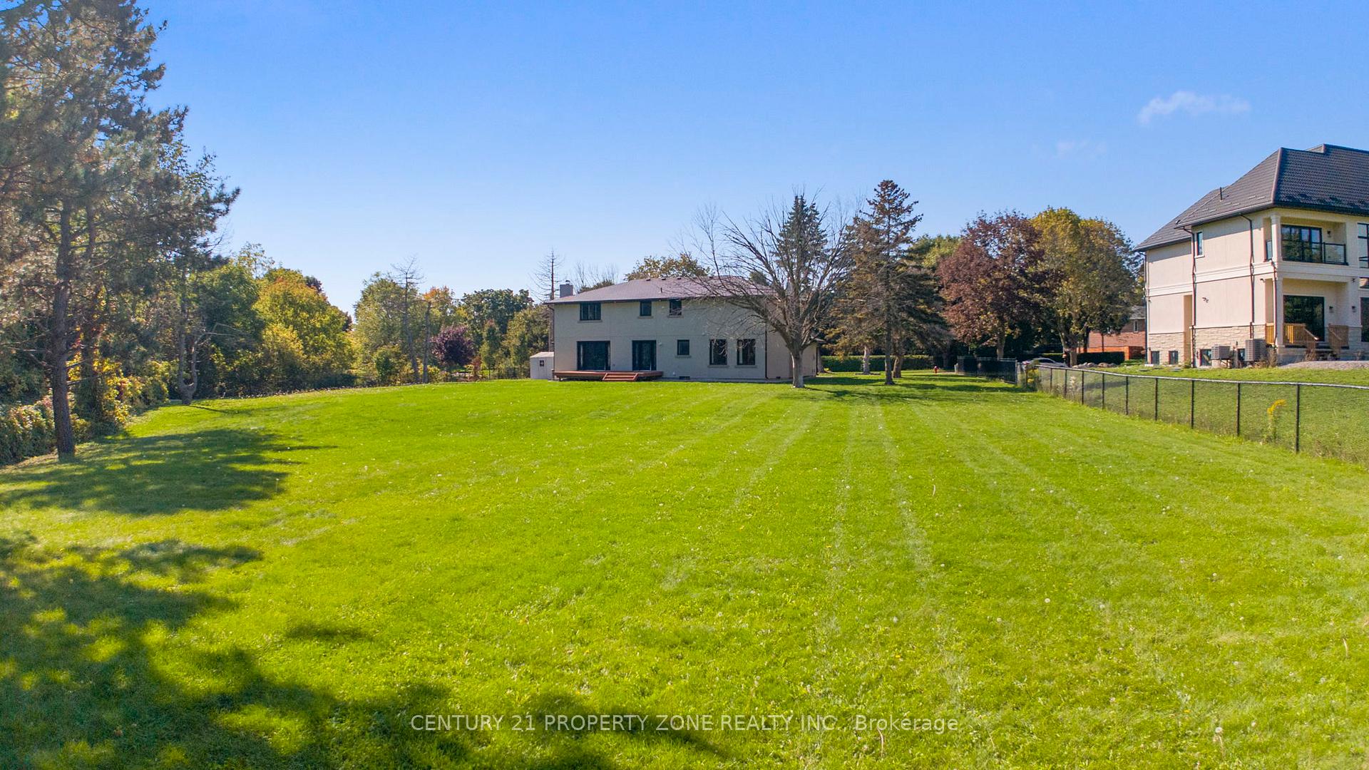 Photo 5 of 14 Huttonville Drive, Brampton, Huttonville — HOMEH