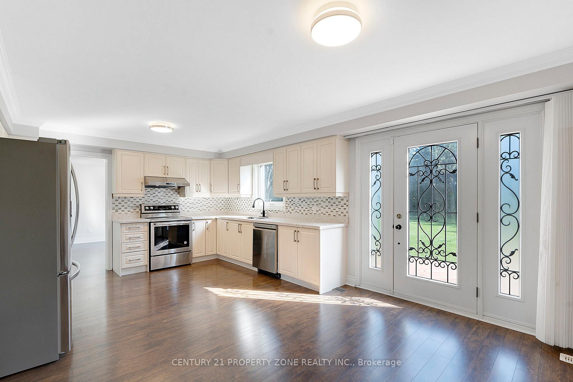 Photo 17 of 14 Huttonville Drive, Brampton, Huttonville — HOMEH