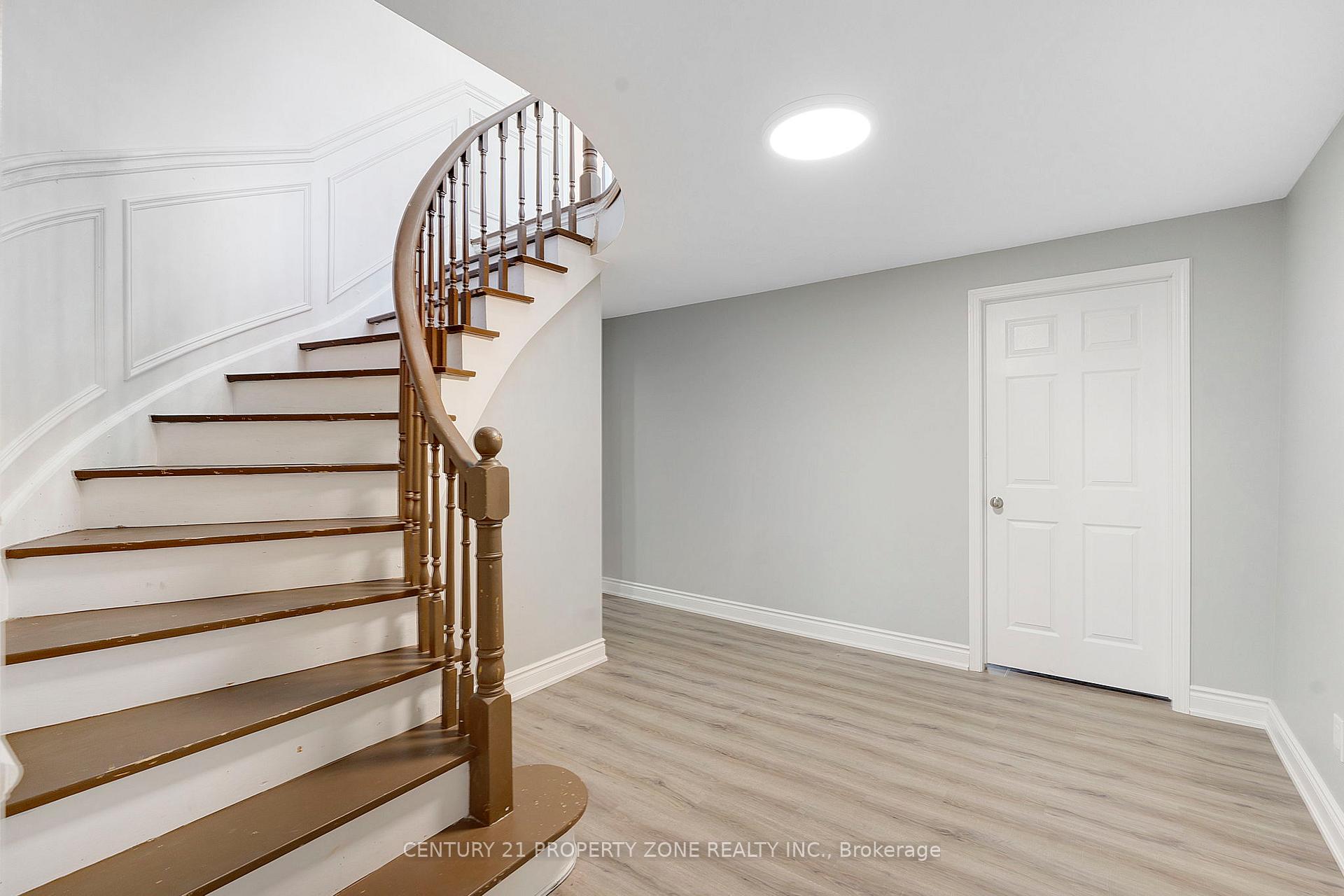 Photo 36 of 14 Huttonville Drive, Brampton, Huttonville — HOMEH