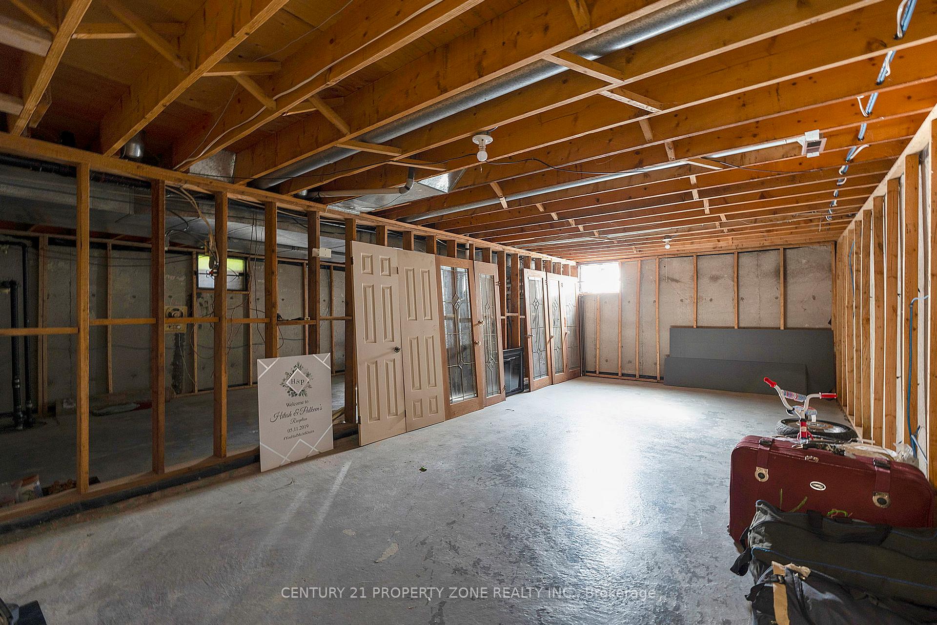 Photo 38 of 14 Huttonville Drive, Brampton, Huttonville — HOMEH