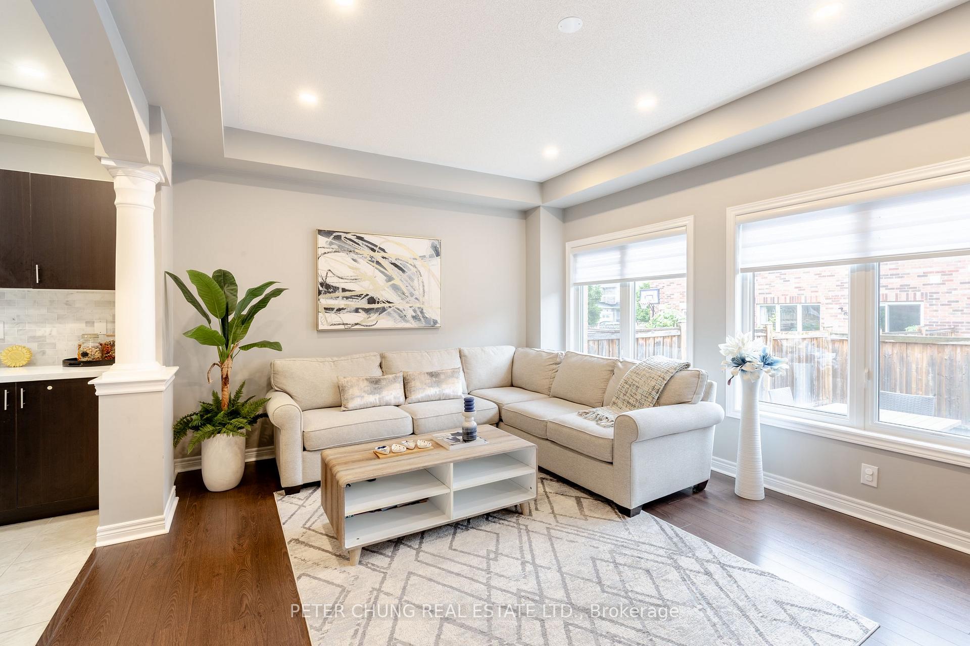 Photo 2 of 29 Upper Greensborough Drive, Markham, Greensborough — HOMEH