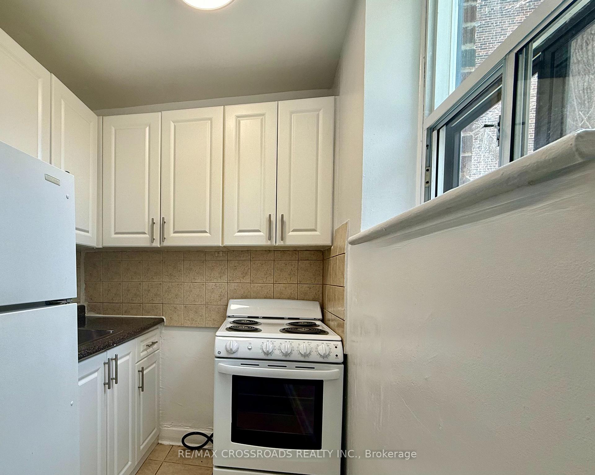 Photo 4 of Unit B4, 2770 Yonge Street, Toronto, Lawrence Park South — HOMEH