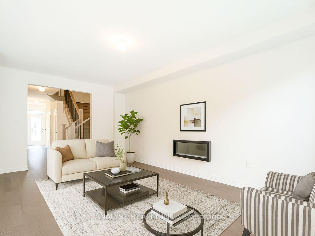 Photo 3 of 77 Singhampton Road, Vaughan, Kleinburg — HOMEH