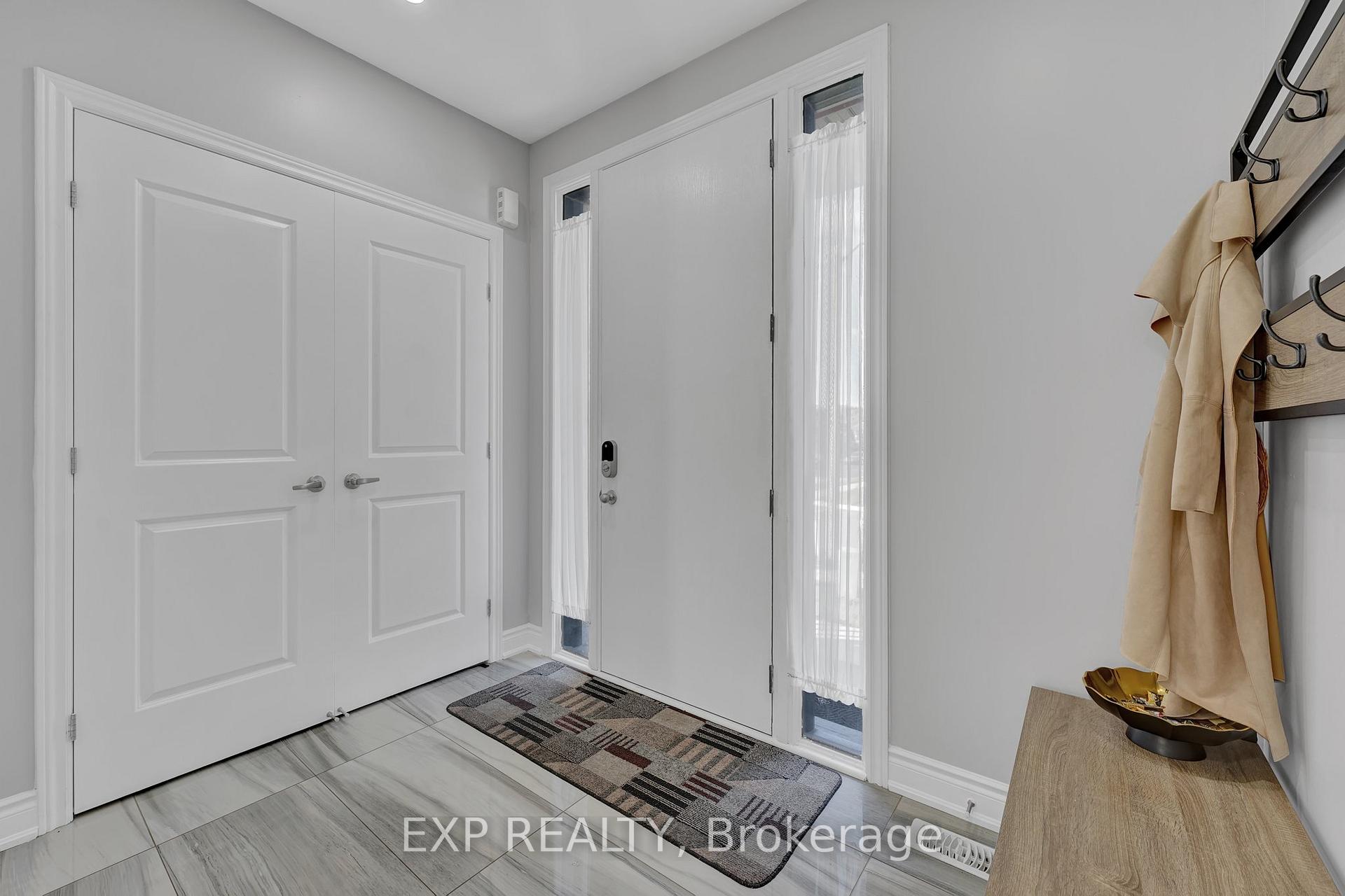 Photo 6 of 146 Whittington Drive, Hamilton, Meadowlands — HOMEH