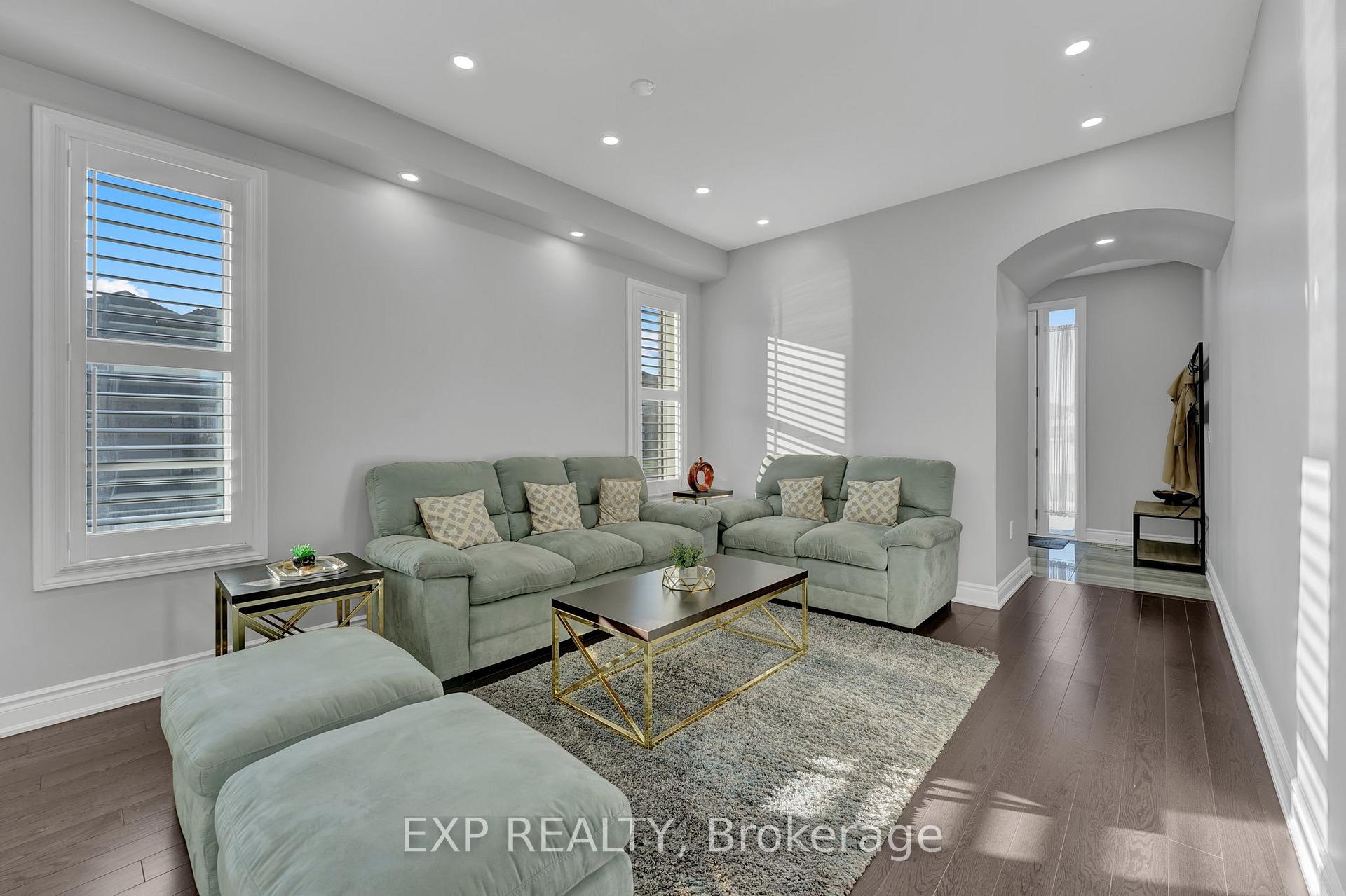 Photo 8 of 146 Whittington Drive, Hamilton, Meadowlands — HOMEH