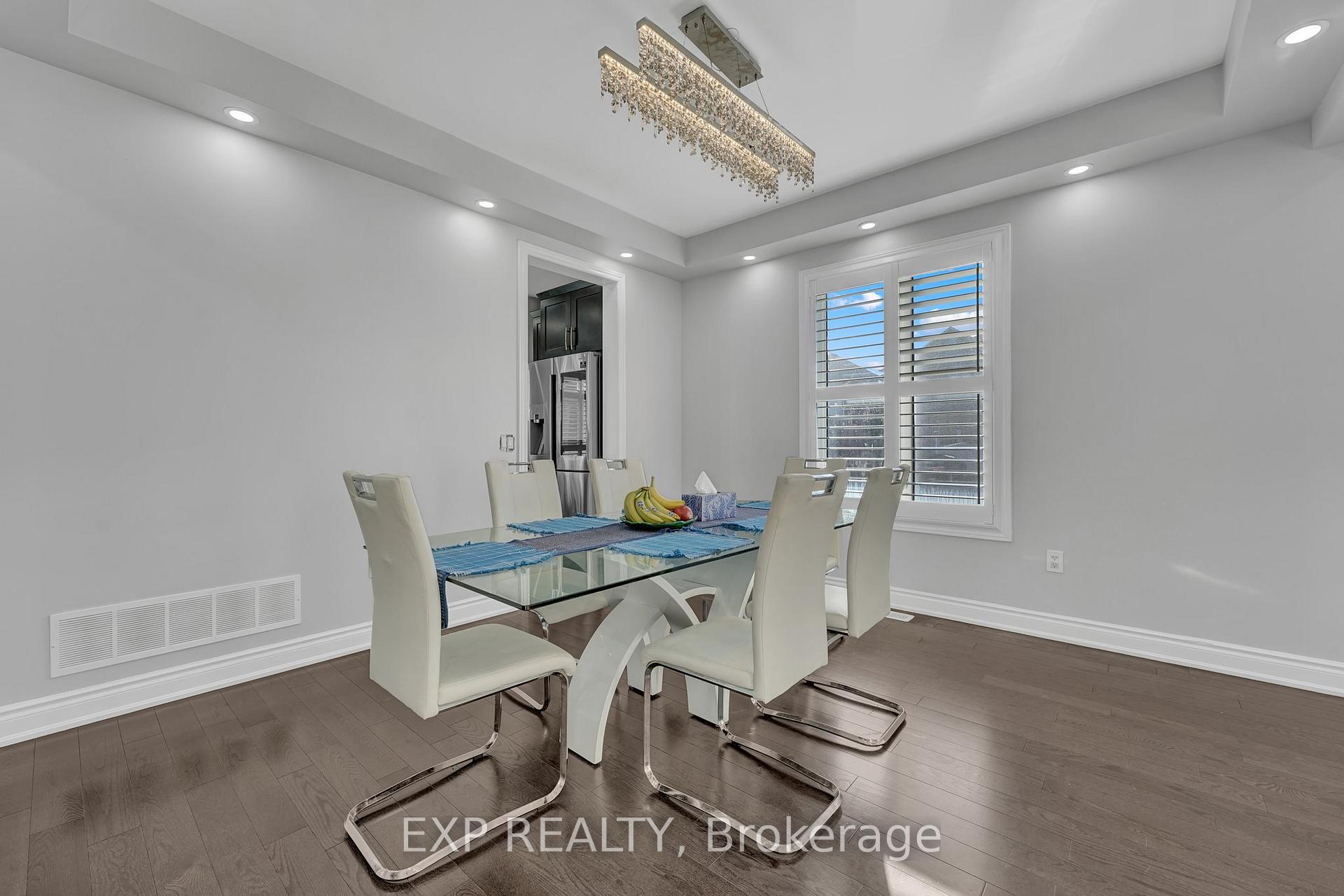 Photo 10 of 146 Whittington Drive, Hamilton, Meadowlands — HOMEH