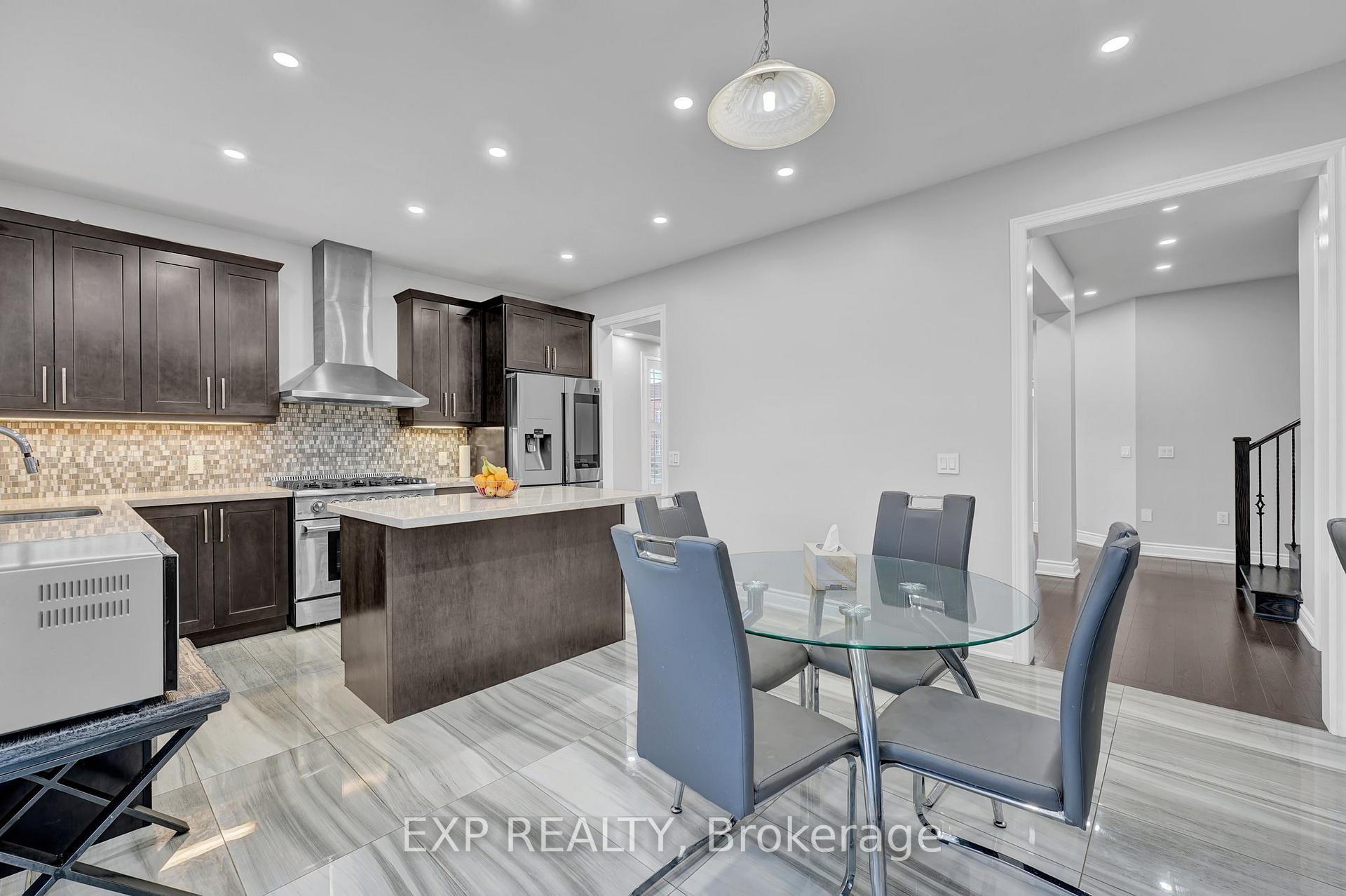 Photo 15 of 146 Whittington Drive, Hamilton, Meadowlands — HOMEH