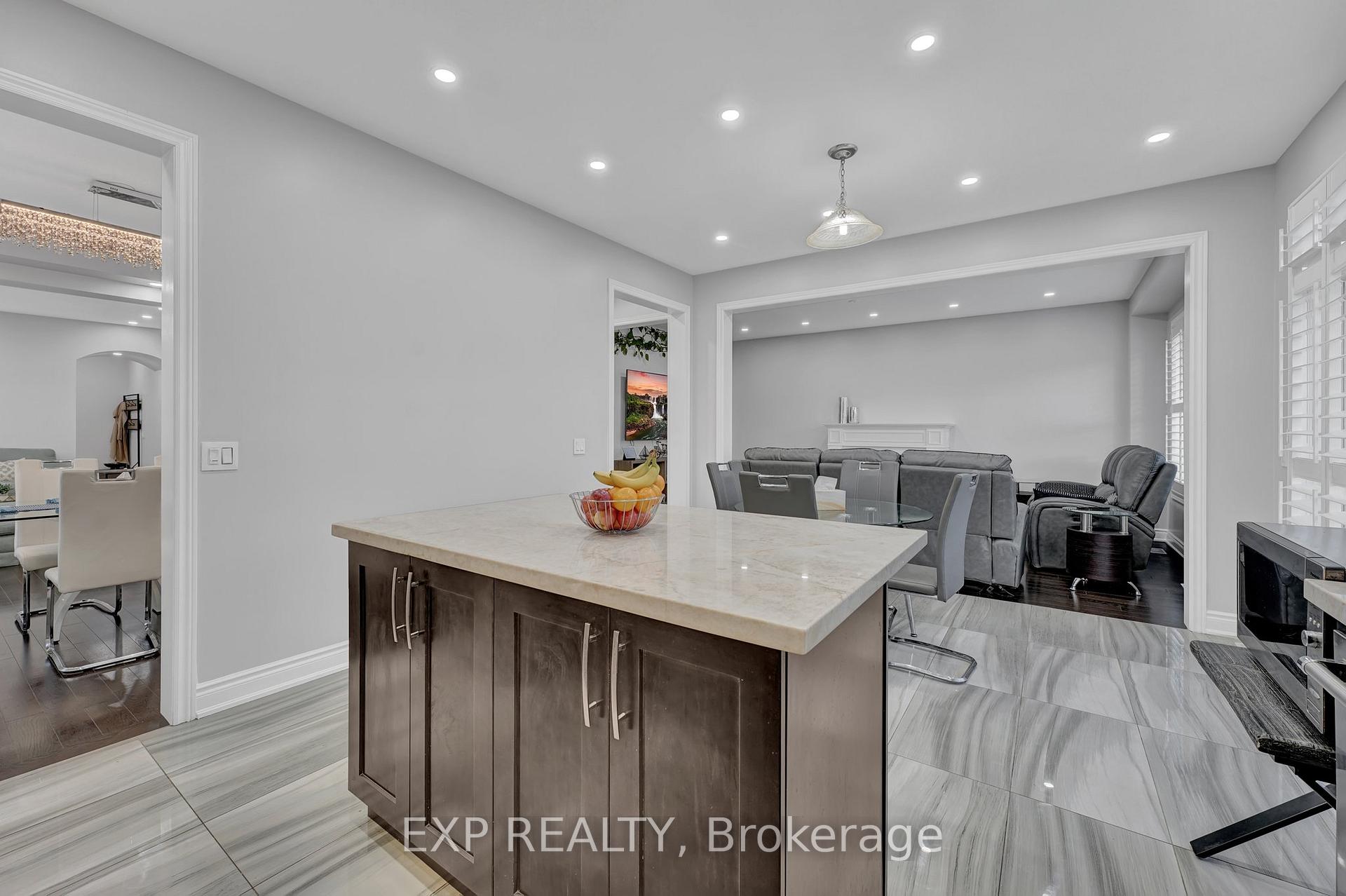 Photo 19 of 146 Whittington Drive, Hamilton, Meadowlands — HOMEH