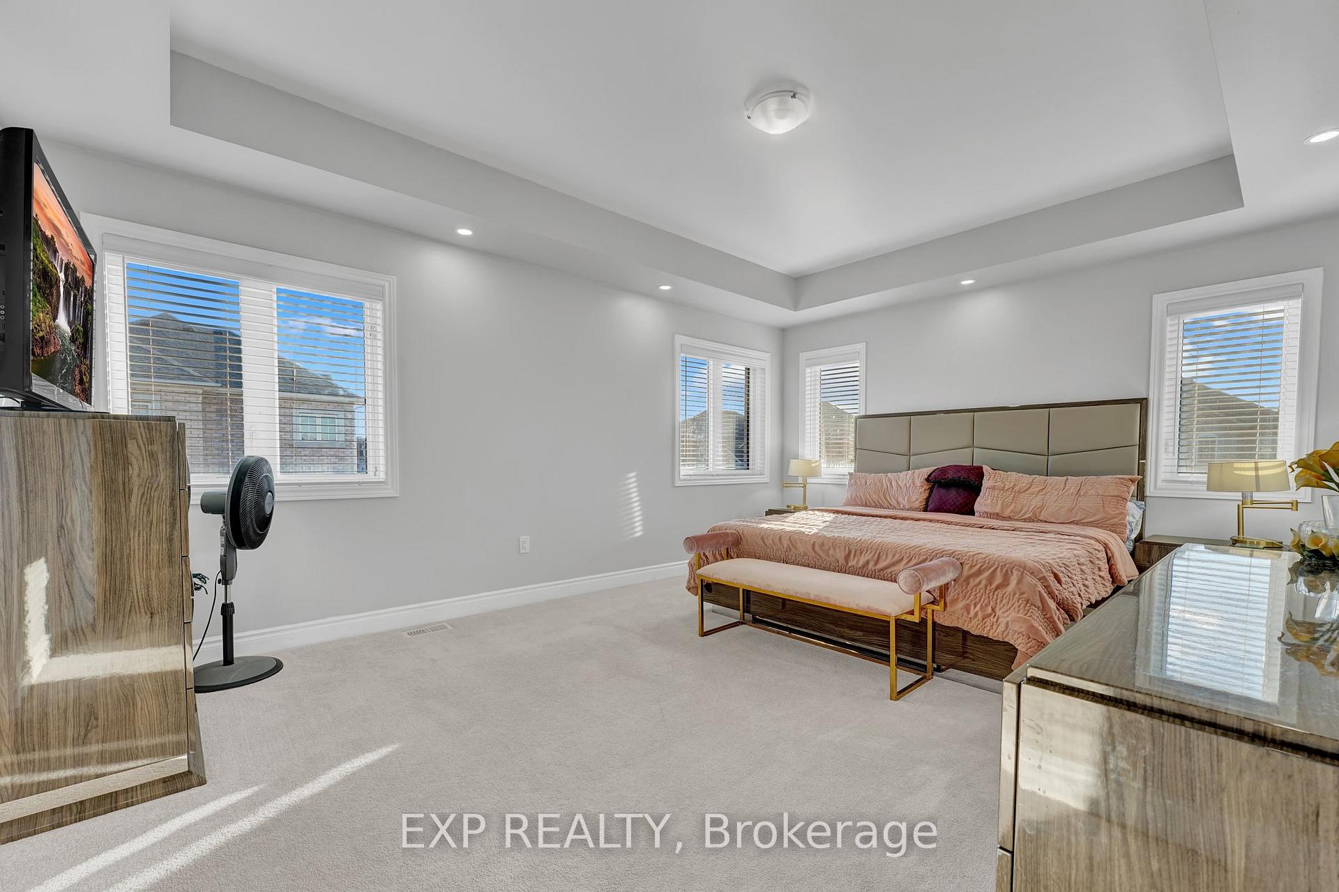 Photo 25 of 146 Whittington Drive, Hamilton, Meadowlands — HOMEH