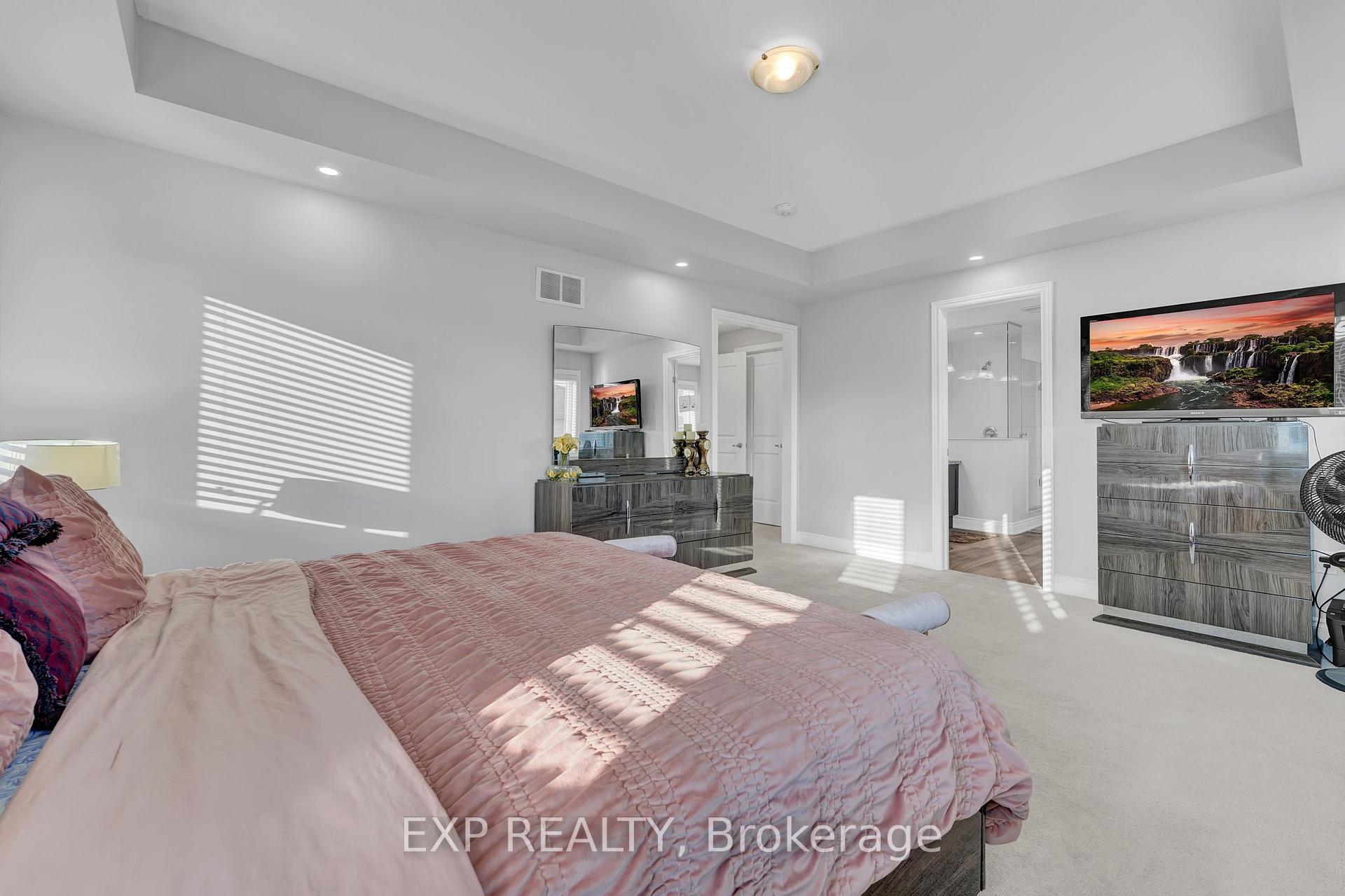 Photo 26 of 146 Whittington Drive, Hamilton, Meadowlands — HOMEH