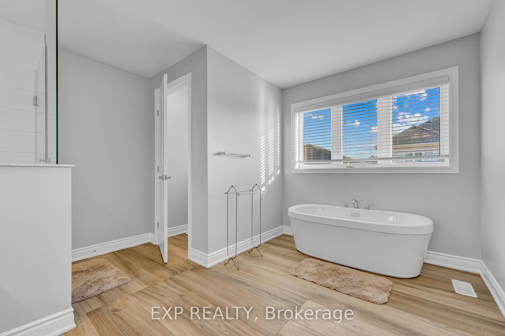 Photo 28 of 146 Whittington Drive, Hamilton, Meadowlands — HOMEH