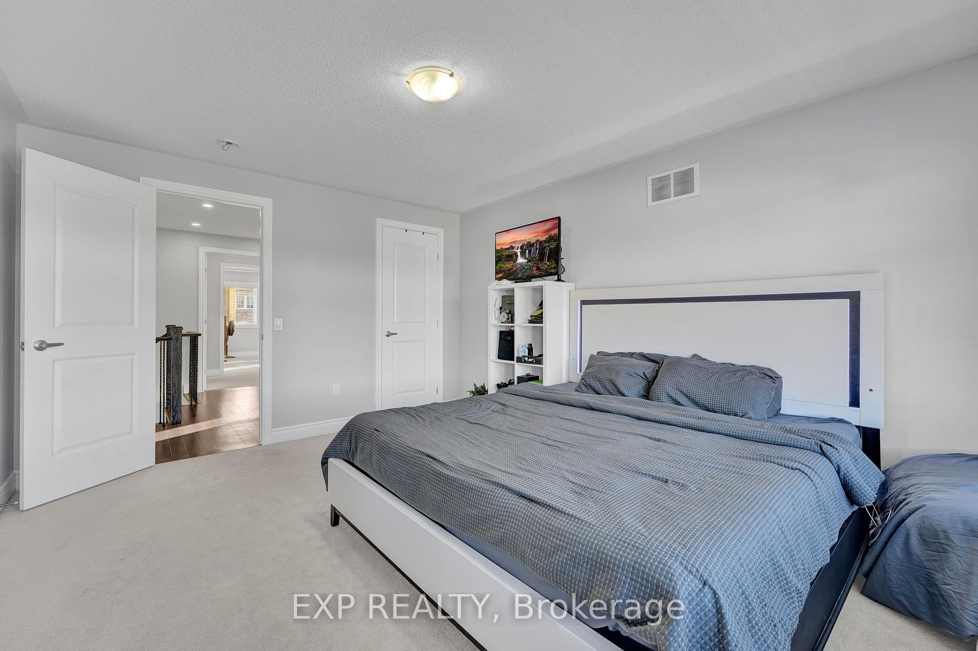Photo 31 of 146 Whittington Drive, Hamilton, Meadowlands — HOMEH