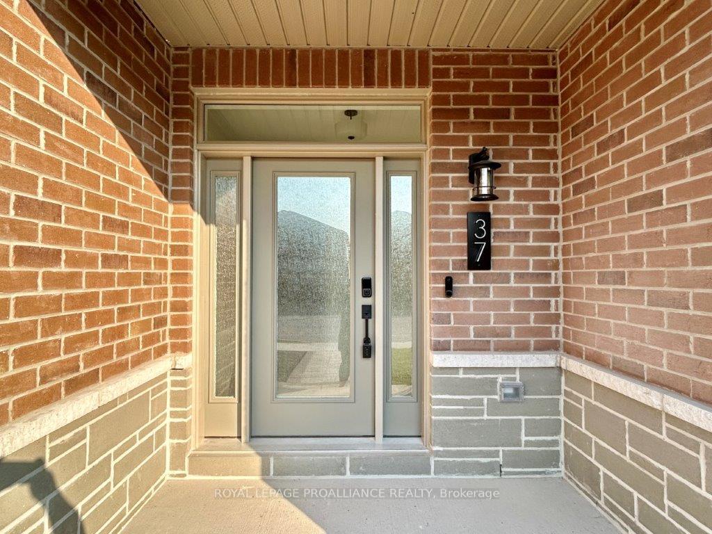 Photo 2 of 37 Athabaska Drive, Belleville, Thurlow Ward — HOMEH