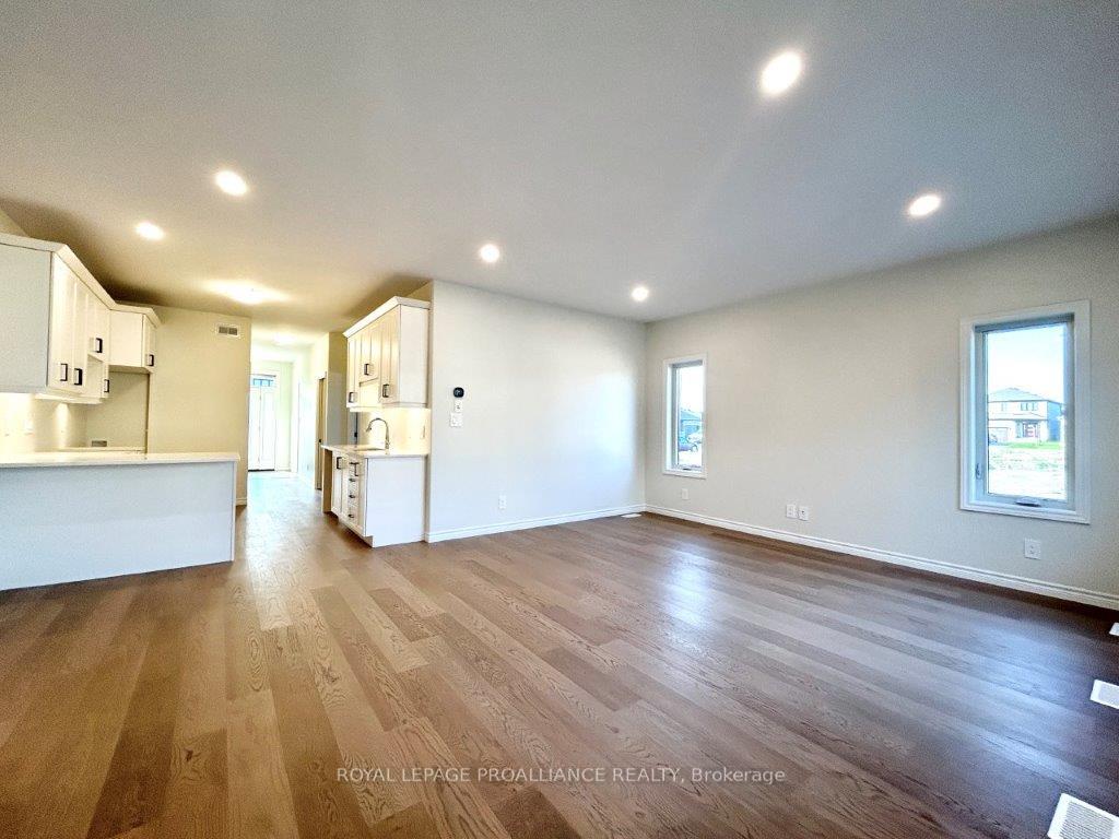 Photo 14 of 37 Athabaska Drive, Belleville, Thurlow Ward — HOMEH
