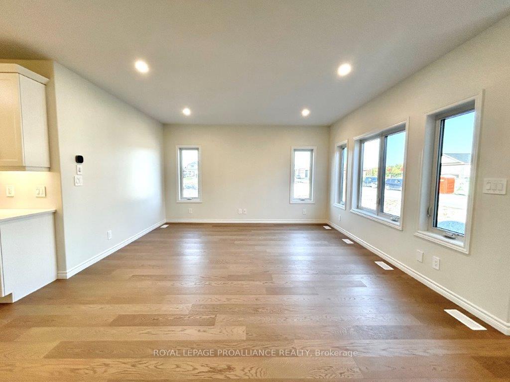 Photo 15 of 37 Athabaska Drive, Belleville, Thurlow Ward — HOMEH