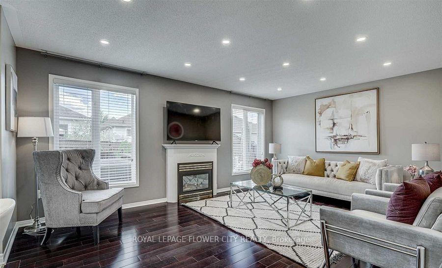 Photo 7 of 35 Legend Lane, Brampton, Fletcher's Creek Village — HOMEH