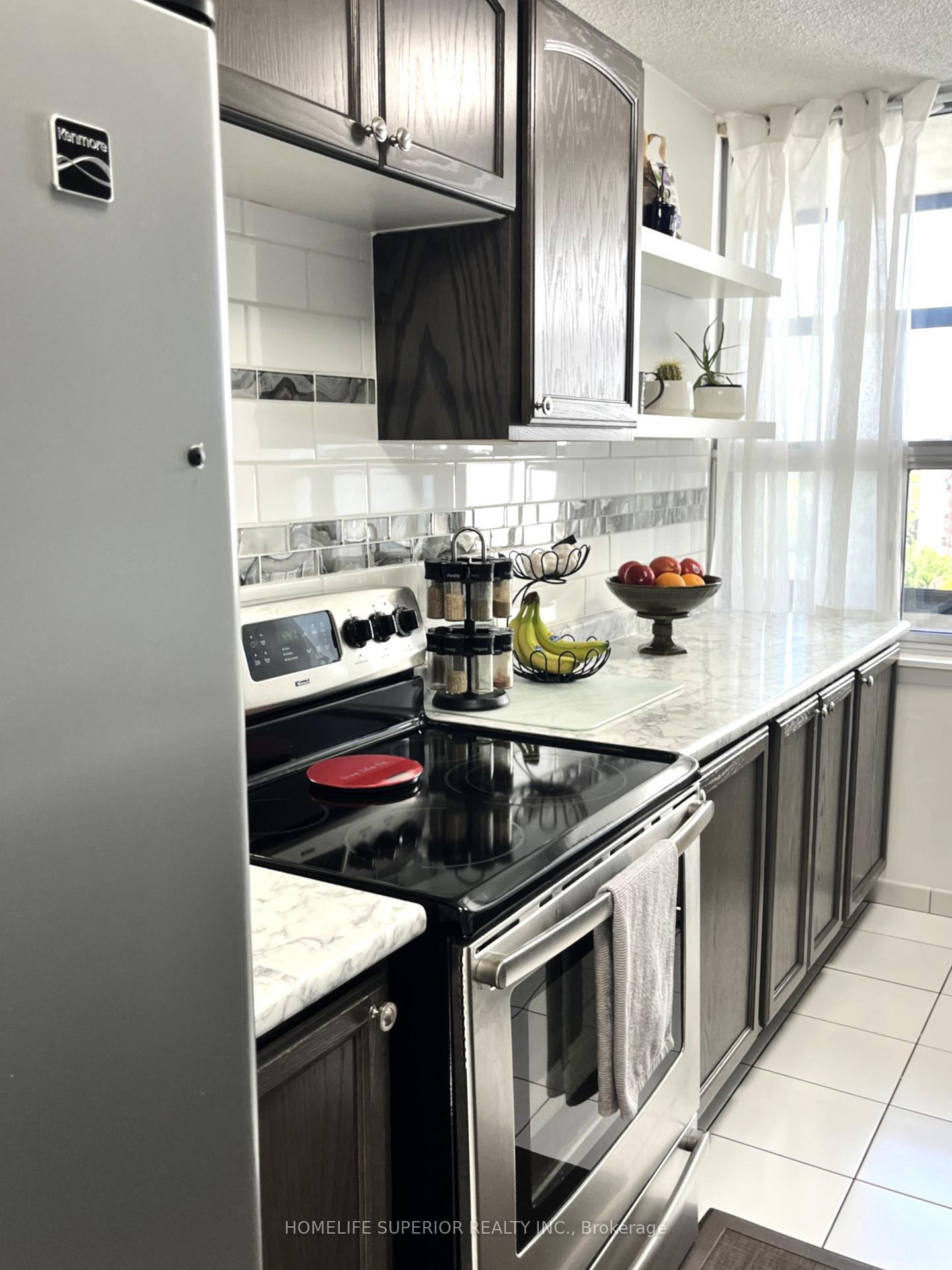 Photo 5 of Unit 1011, 25 Kensington Road, Brampton, Queen Street Corridor — HOMEH