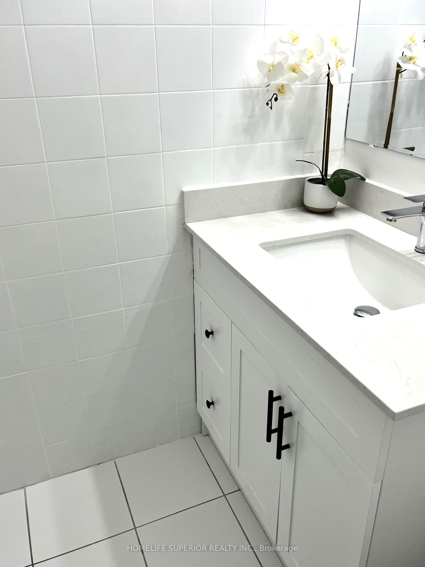 Photo 8 of Unit 1011, 25 Kensington Road, Brampton, Queen Street Corridor — HOMEH
