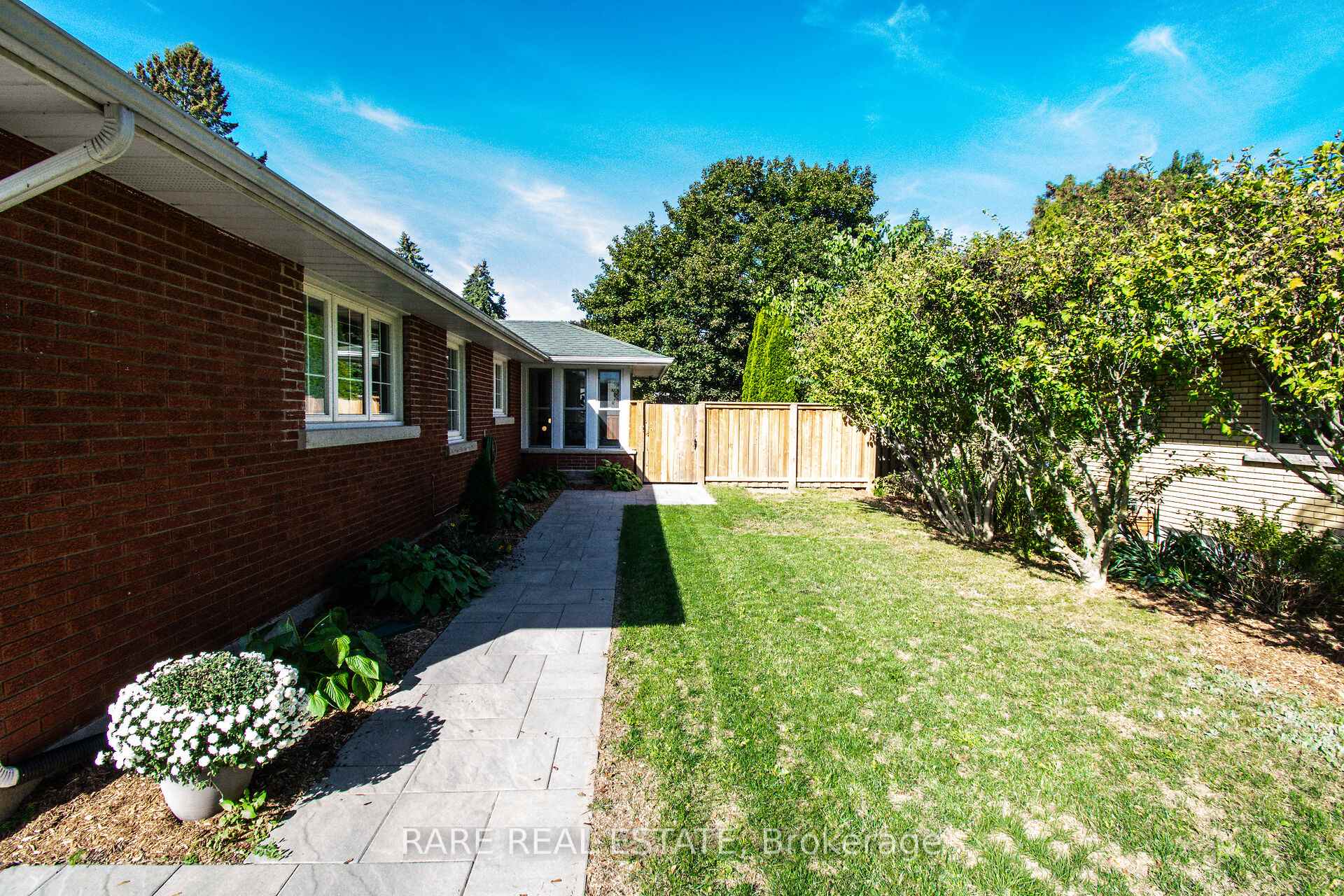 Photo 36 of 8 Brookside Avenue, Grimsby, Grimsby East — HOMEH