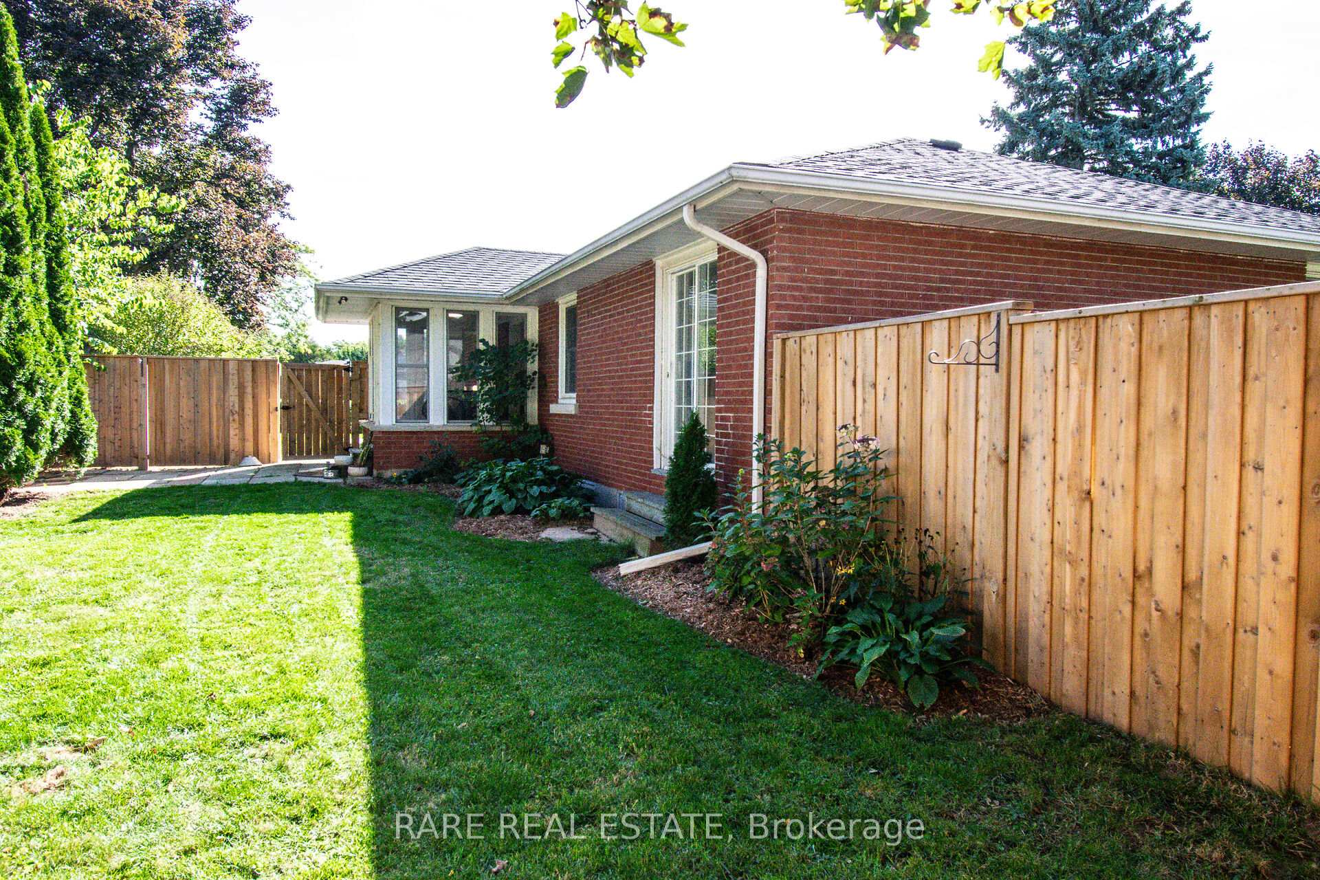 Photo 39 of 8 Brookside Avenue, Grimsby, Grimsby East — HOMEH