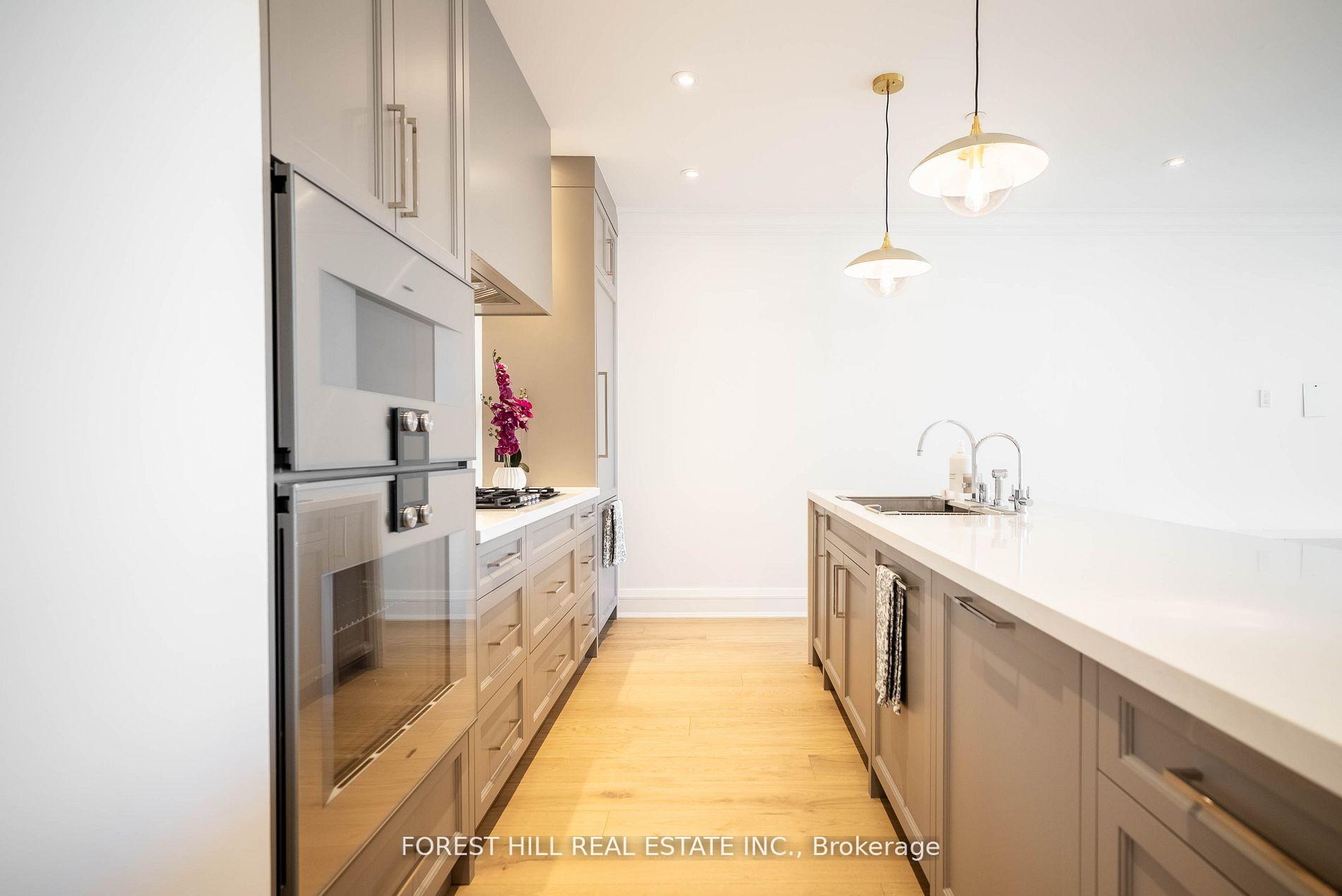 Photo 10 of Unit 2C, 2010 Bathurst Street W, Toronto, Humewood-Cedarvale — HOMEH