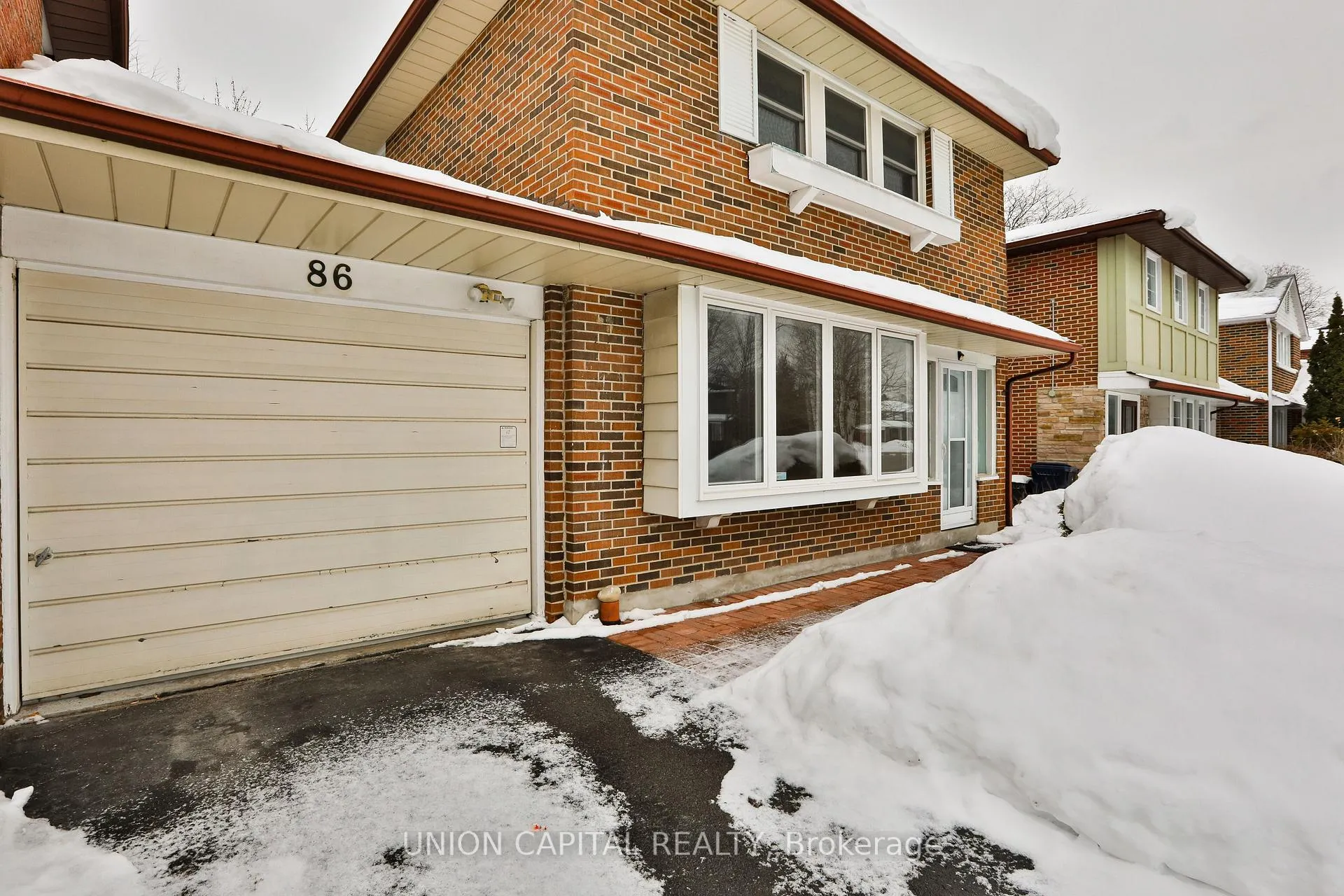 Photo 2 of 86 Carondale Crescent, Scarborough, L'Amoreaux — HOMEH