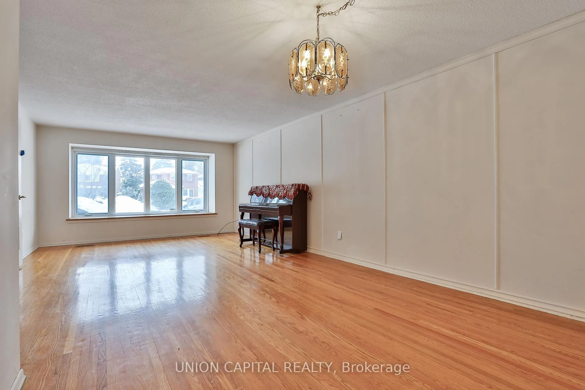 Photo 8 of 86 Carondale Crescent, Scarborough, L'Amoreaux — HOMEH