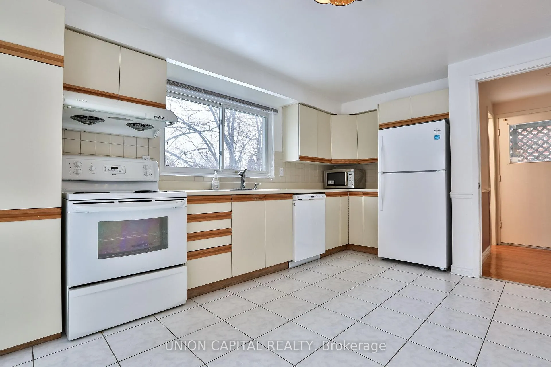 Photo 11 of 86 Carondale Crescent, Scarborough, L'Amoreaux — HOMEH