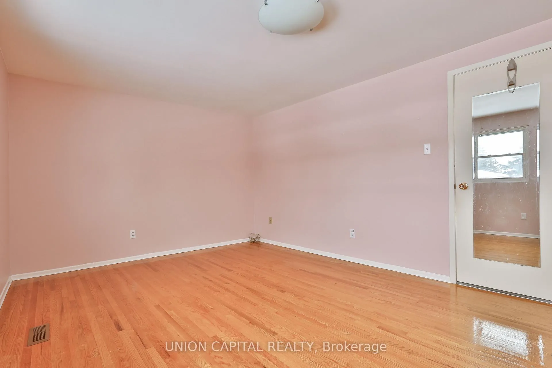 Photo 17 of 86 Carondale Crescent, Scarborough, L'Amoreaux — HOMEH