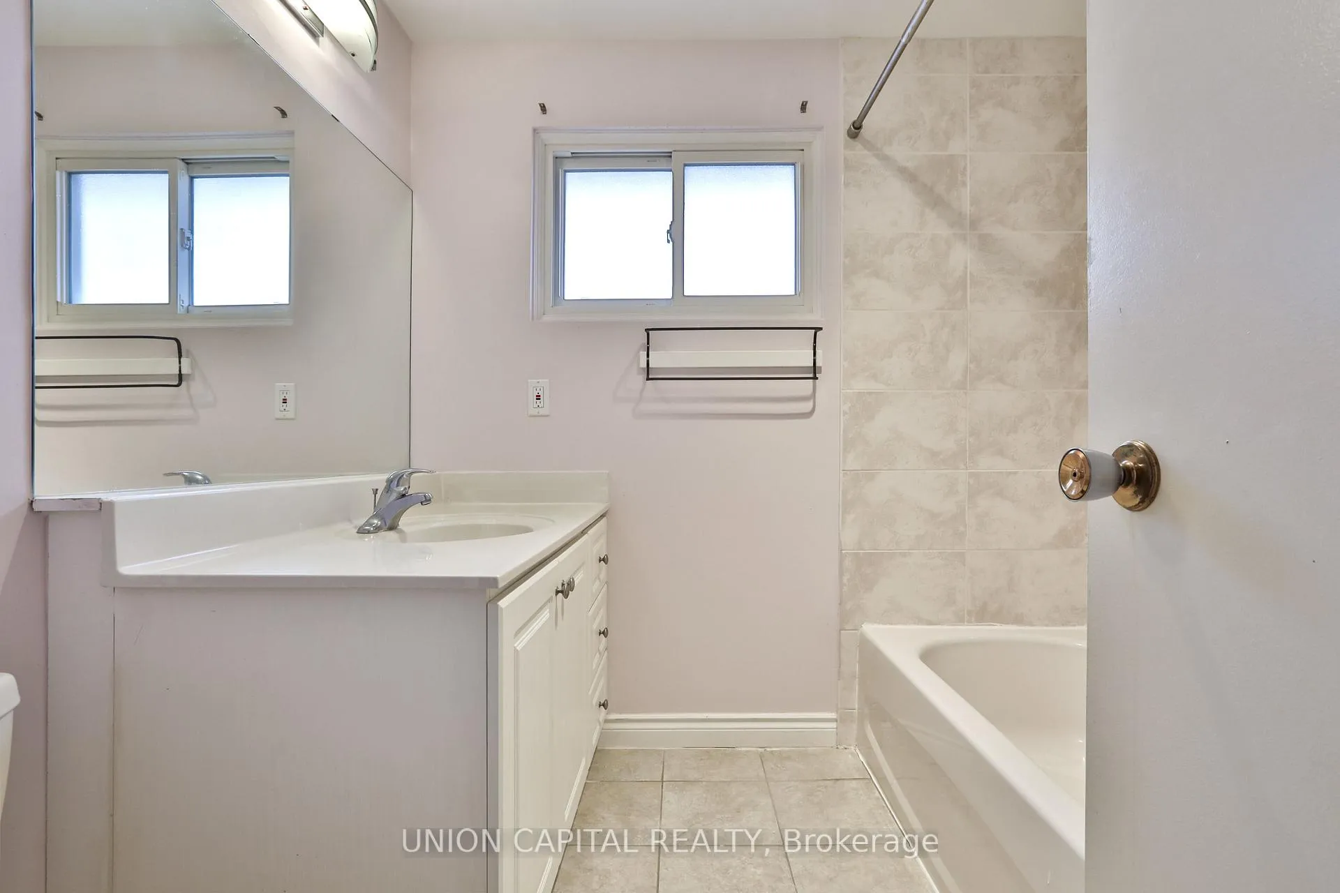 Photo 20 of 86 Carondale Crescent, Scarborough, L'Amoreaux — HOMEH