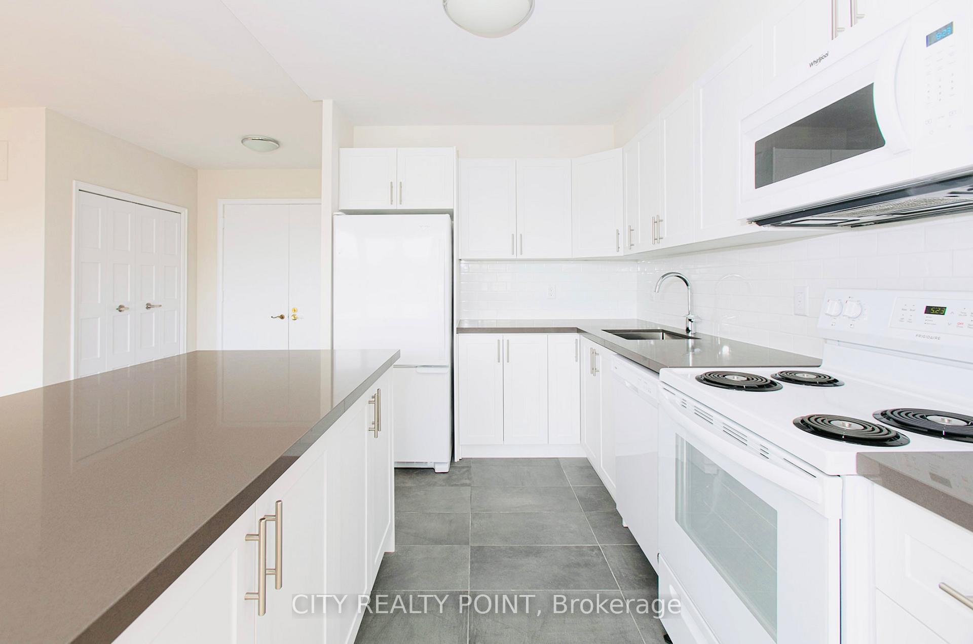 Photo 9 of Unit 702, 10 Shallmar Boulevard, Toronto, Forest Hill North — HOMEH