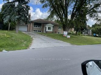 Front of 142 Kingslynn Drive