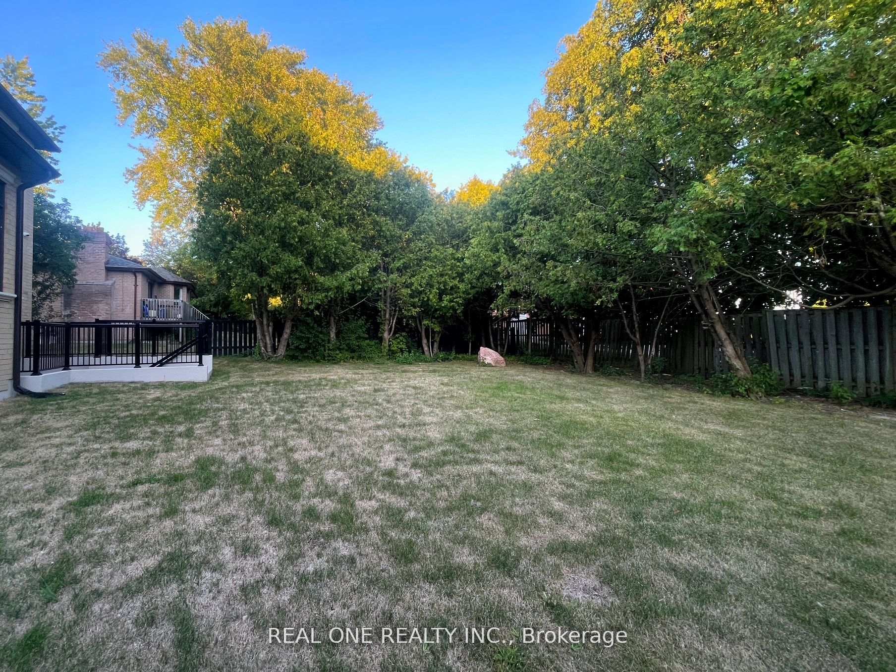 Photo 48 of 46 Hughson Drive, Markham, Buttonville — HOMEH