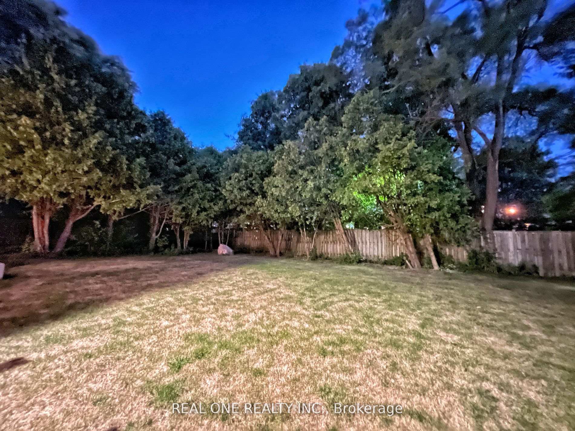 Photo 49 of 46 Hughson Drive, Markham, Buttonville — HOMEH