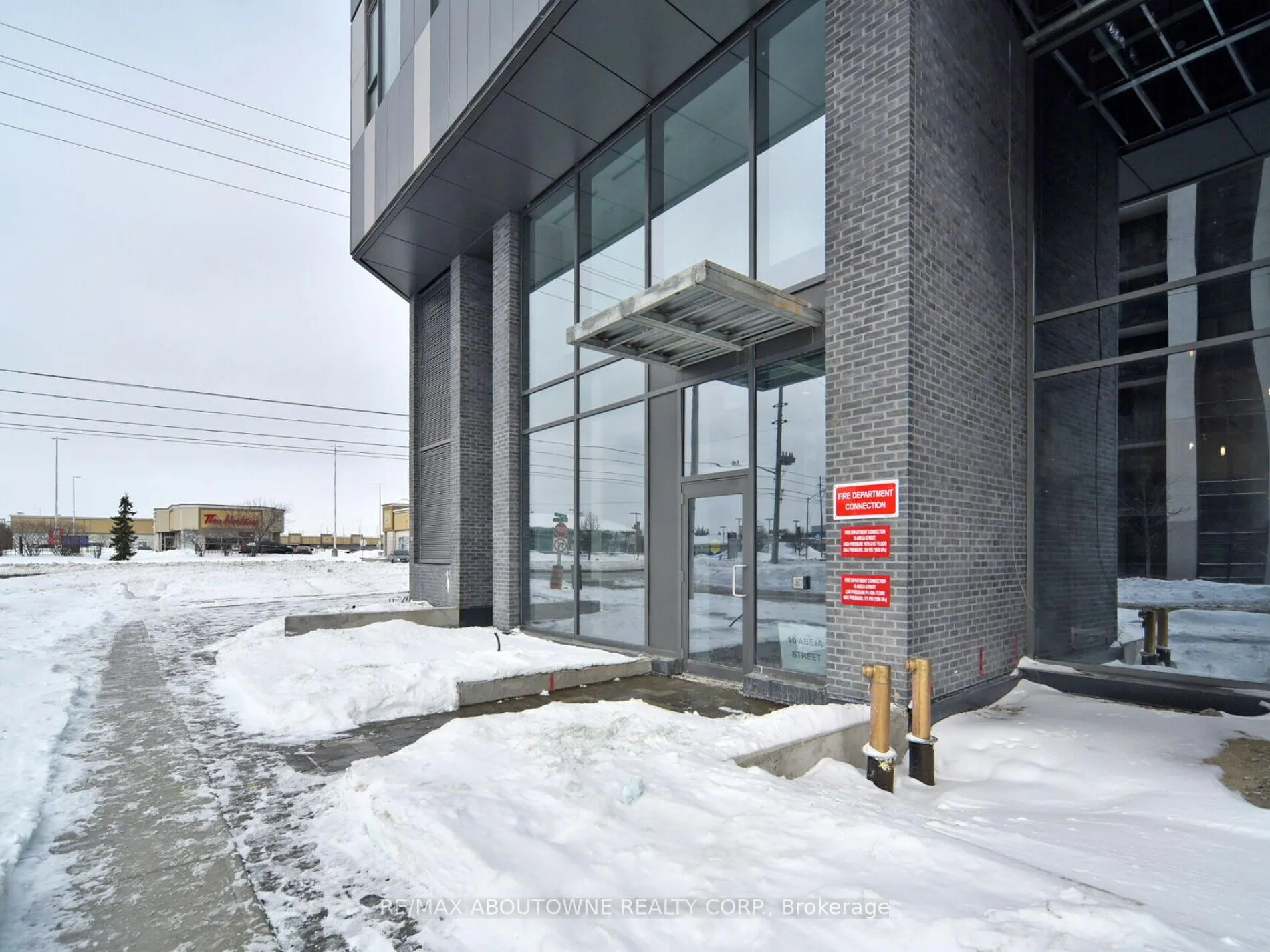 Photo 2 of Unit 711, 10 Abeja Street, Vaughan, Concord — HOMEH
