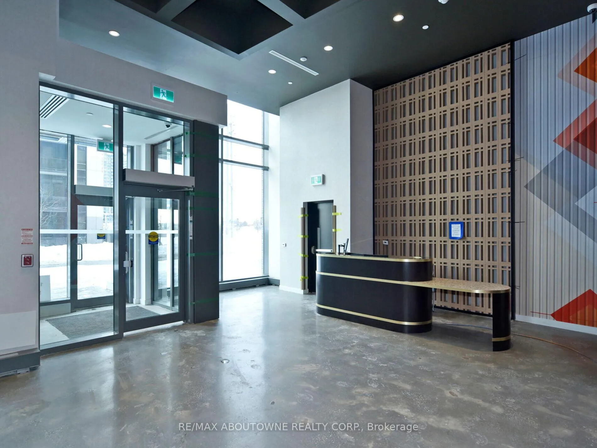 Photo 3 of Unit 711, 10 Abeja Street, Vaughan, Concord — HOMEH