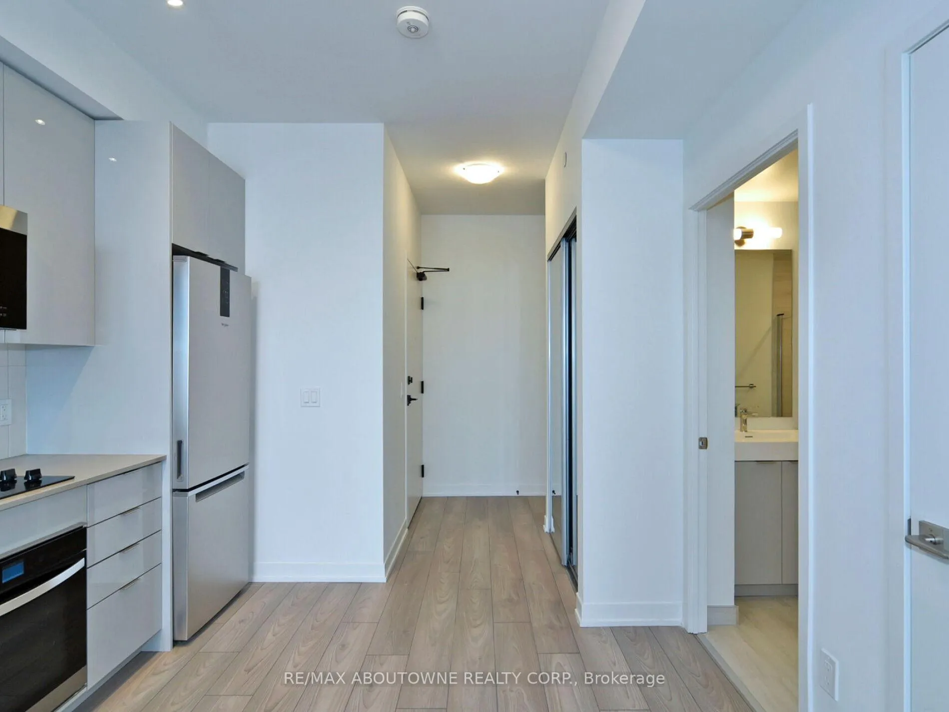 Photo 13 of Unit 711, 10 Abeja Street, Vaughan, Concord — HOMEH