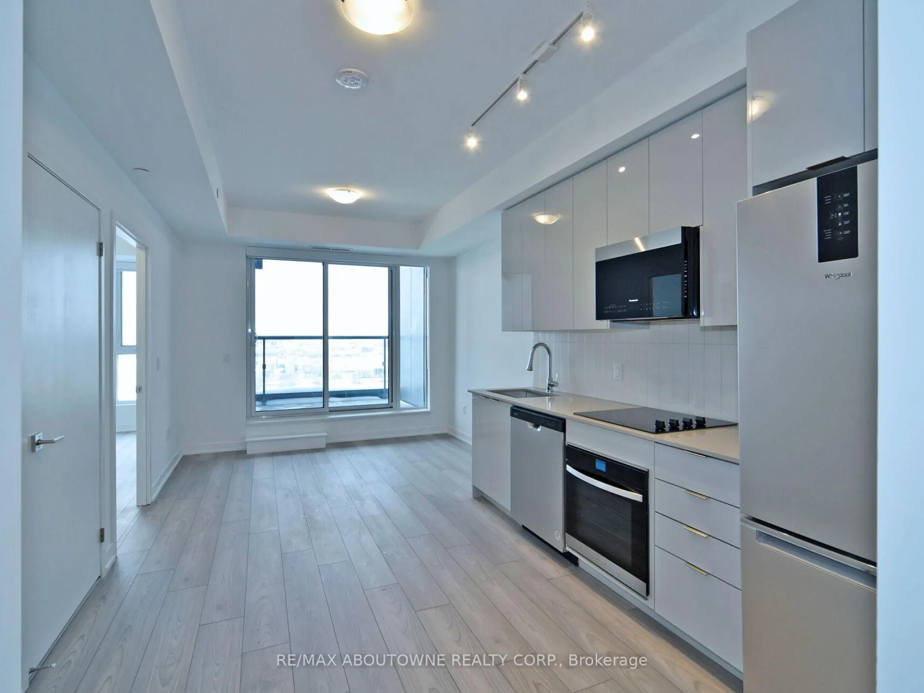 Photo 14 of Unit 711, 10 Abeja Street, Vaughan, Concord — HOMEH